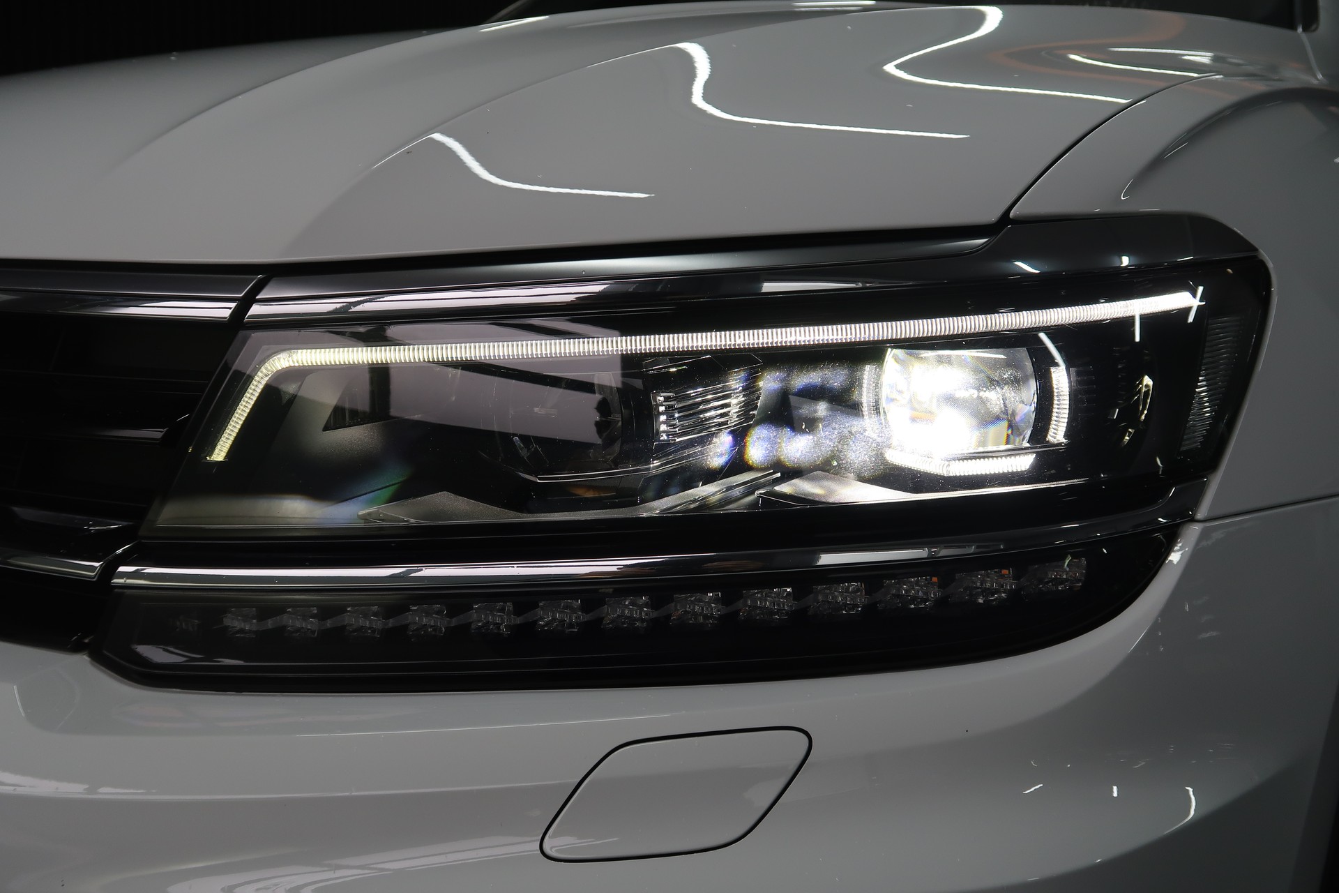 VW Tiguan 2.0 R-Line 4Motion / CH / MFK / GARANTIE-image-9