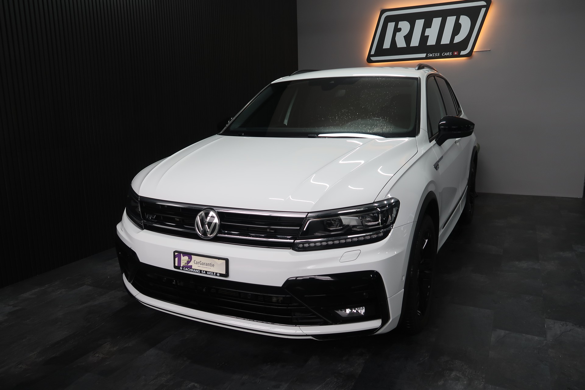 VW Tiguan 2.0 R-Line 4Motion / CH / MFK / GARANTIE-showroom-element-2