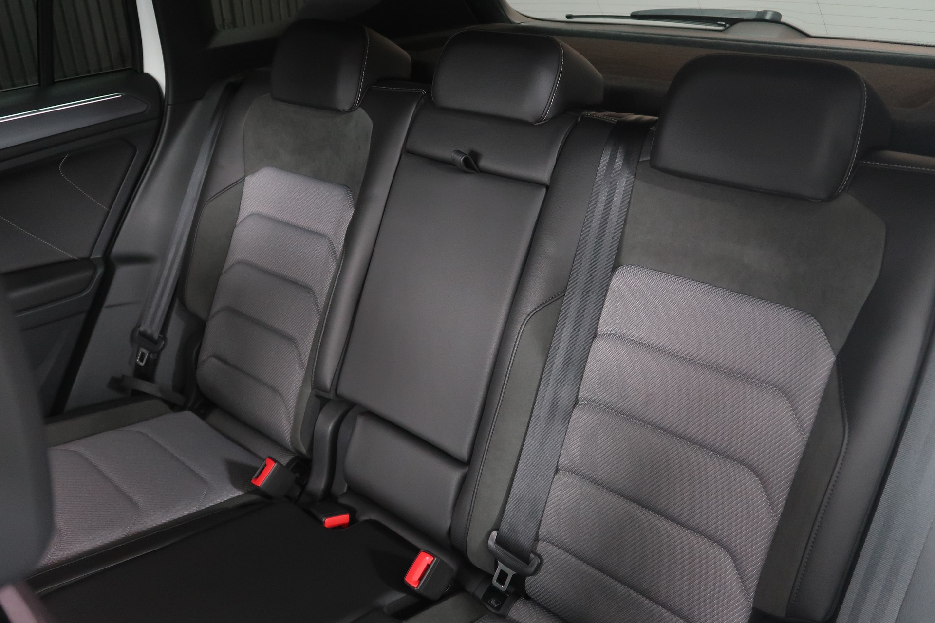 VW Tiguan 2.0 R-Line 4Motion / CH / MFK / GARANTIE-image-17