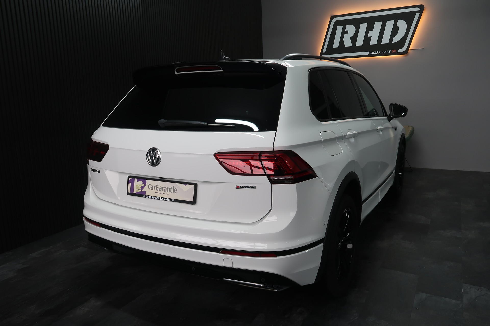 VW Tiguan 2.0 R-Line 4Motion / CH / MFK / GARANTIE-image-6