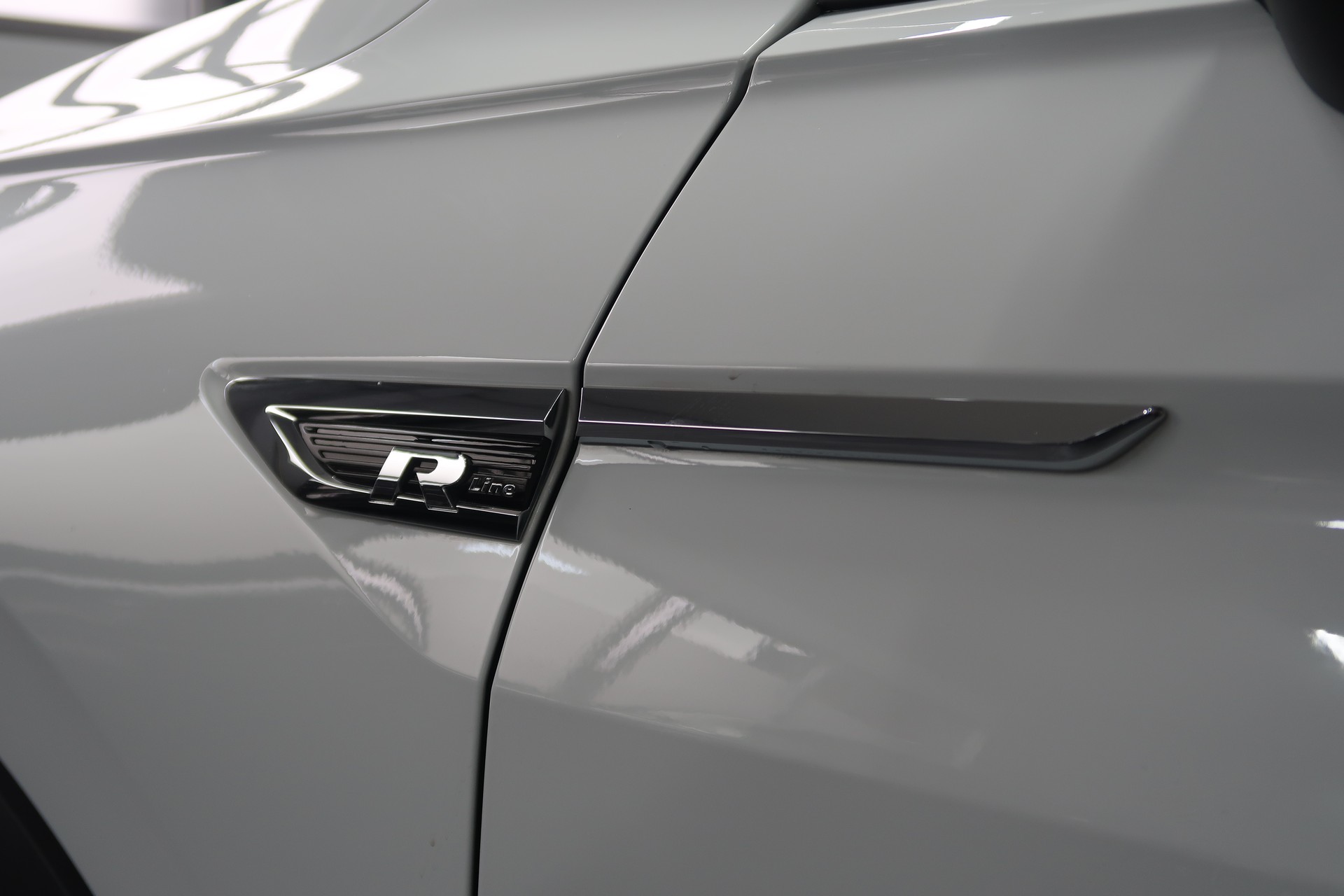 VW Tiguan 2.0 R-Line 4Motion / CH / MFK / GARANTIE-image-12