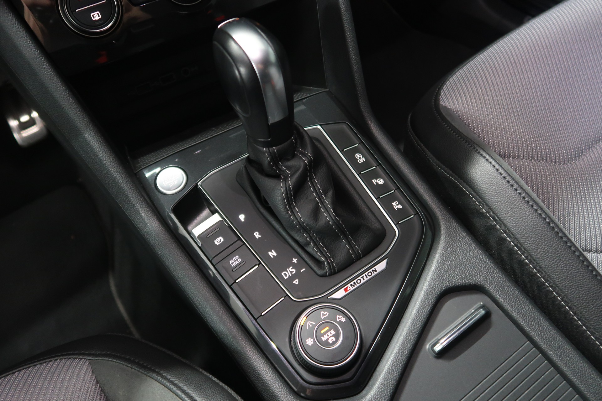 VW Tiguan 2.0 R-Line 4Motion / CH / MFK / GARANTIE-image-18