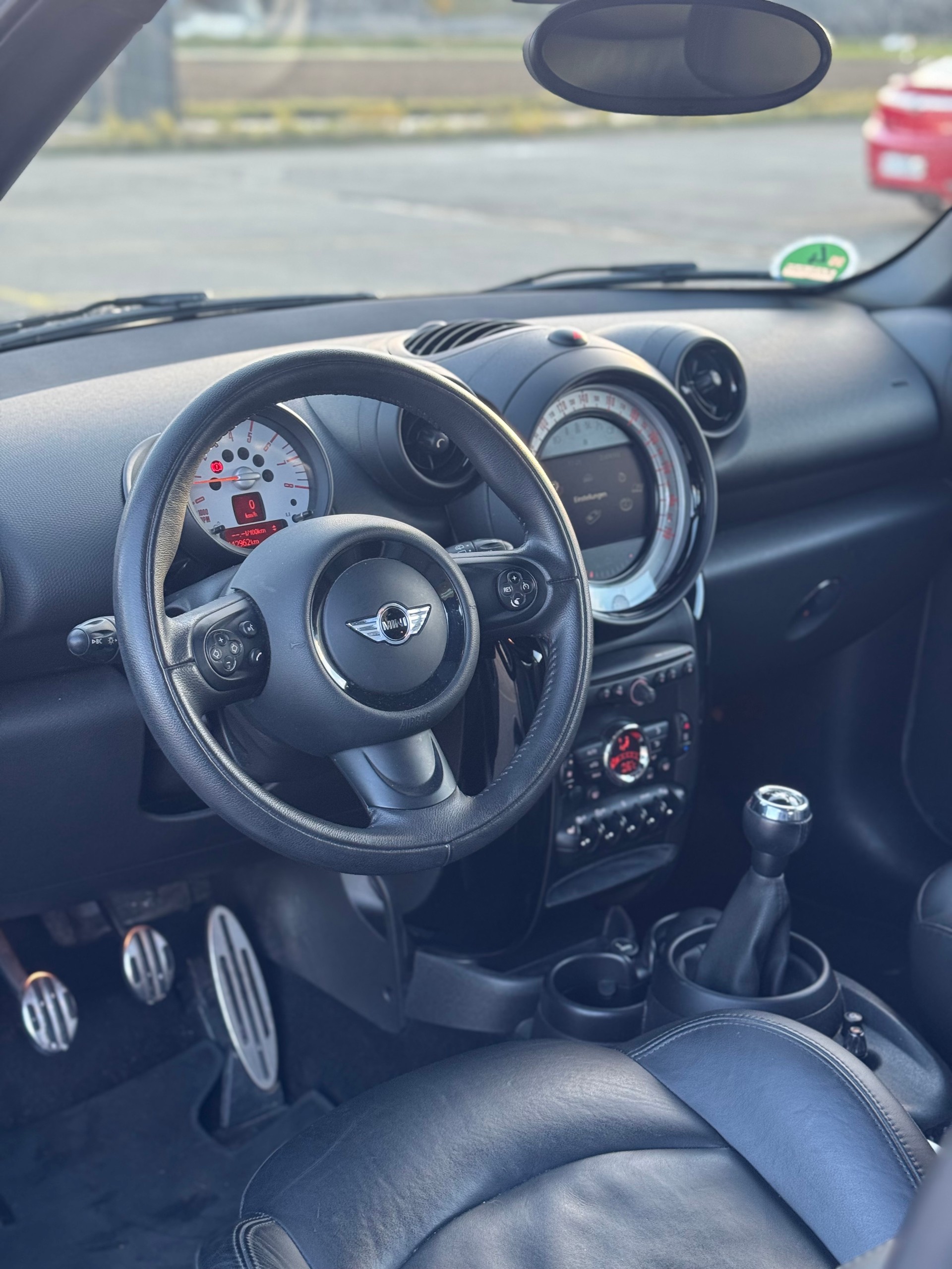 MINI Paceman Cooper S FWD-image-8