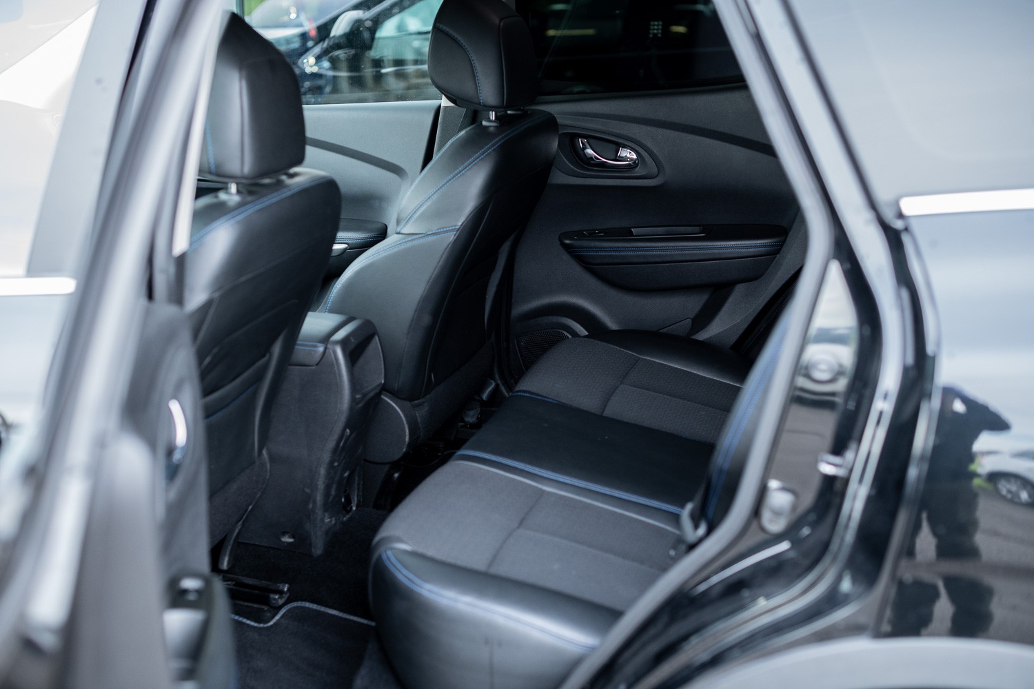 RENAULT Kadjar 1.6 dCi Intens 4x4 S-Edition-image-9