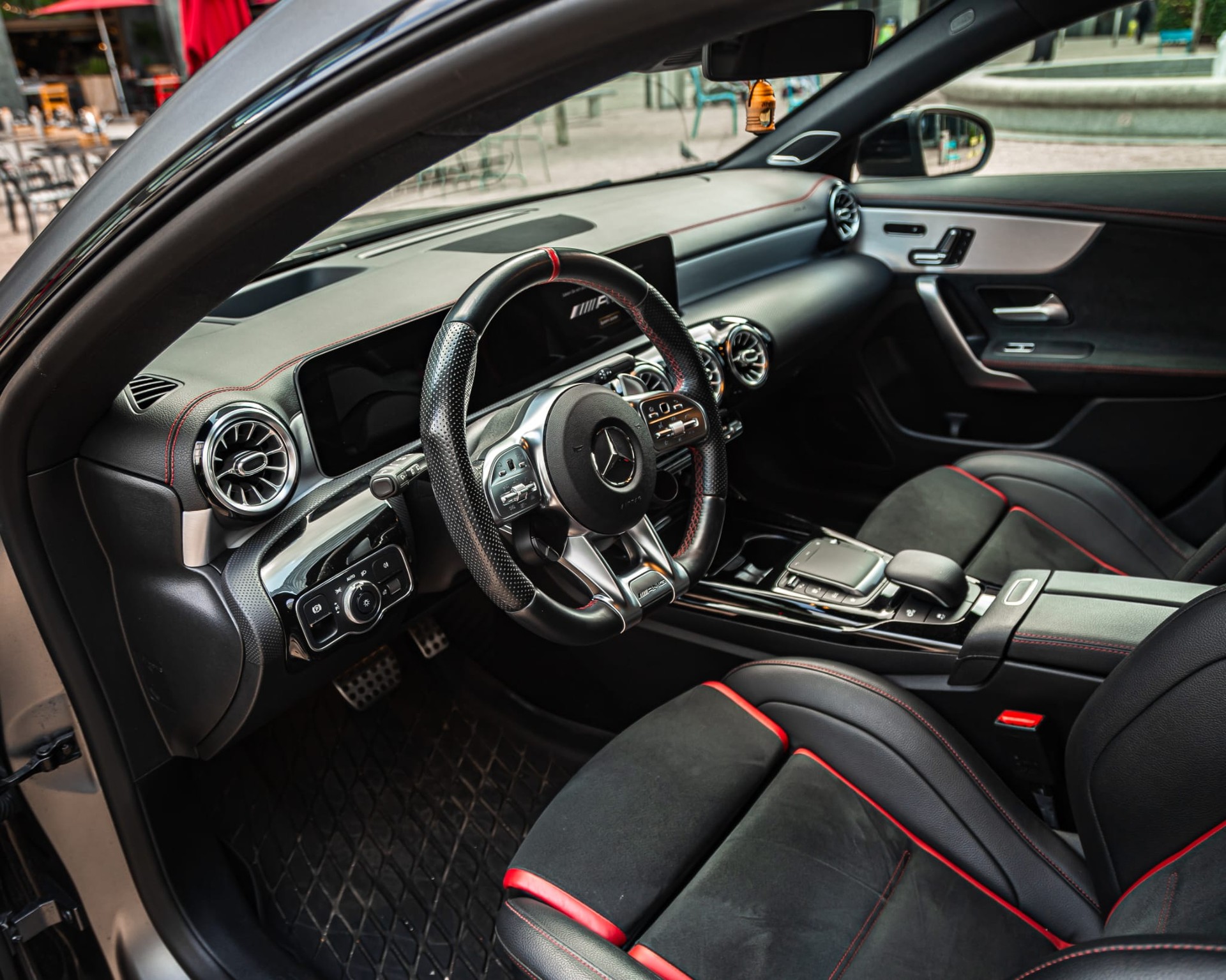 MERCEDES-BENZ CLA Shooting Brake 35 AMG 4Matic 7G-DCT-image-2