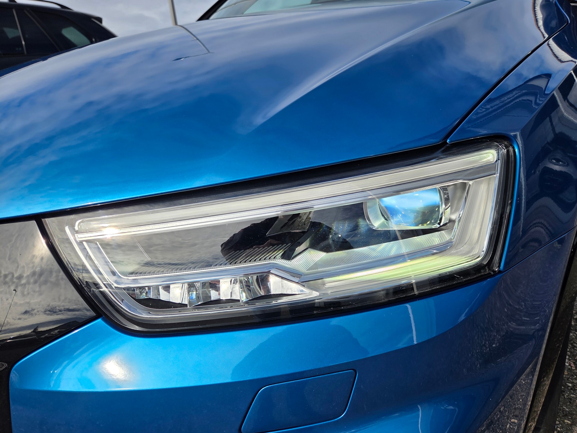 AUDI Q3 2.0 TDI sport quattro S-tronic-image-25