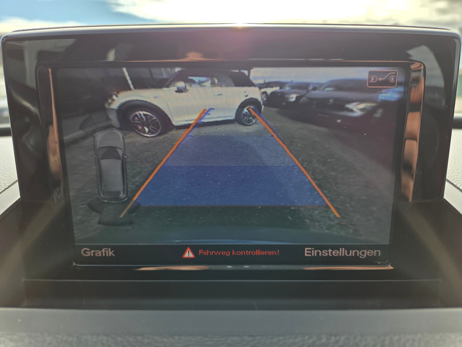 AUDI Q3 2.0 TDI sport quattro S-tronic-image-18