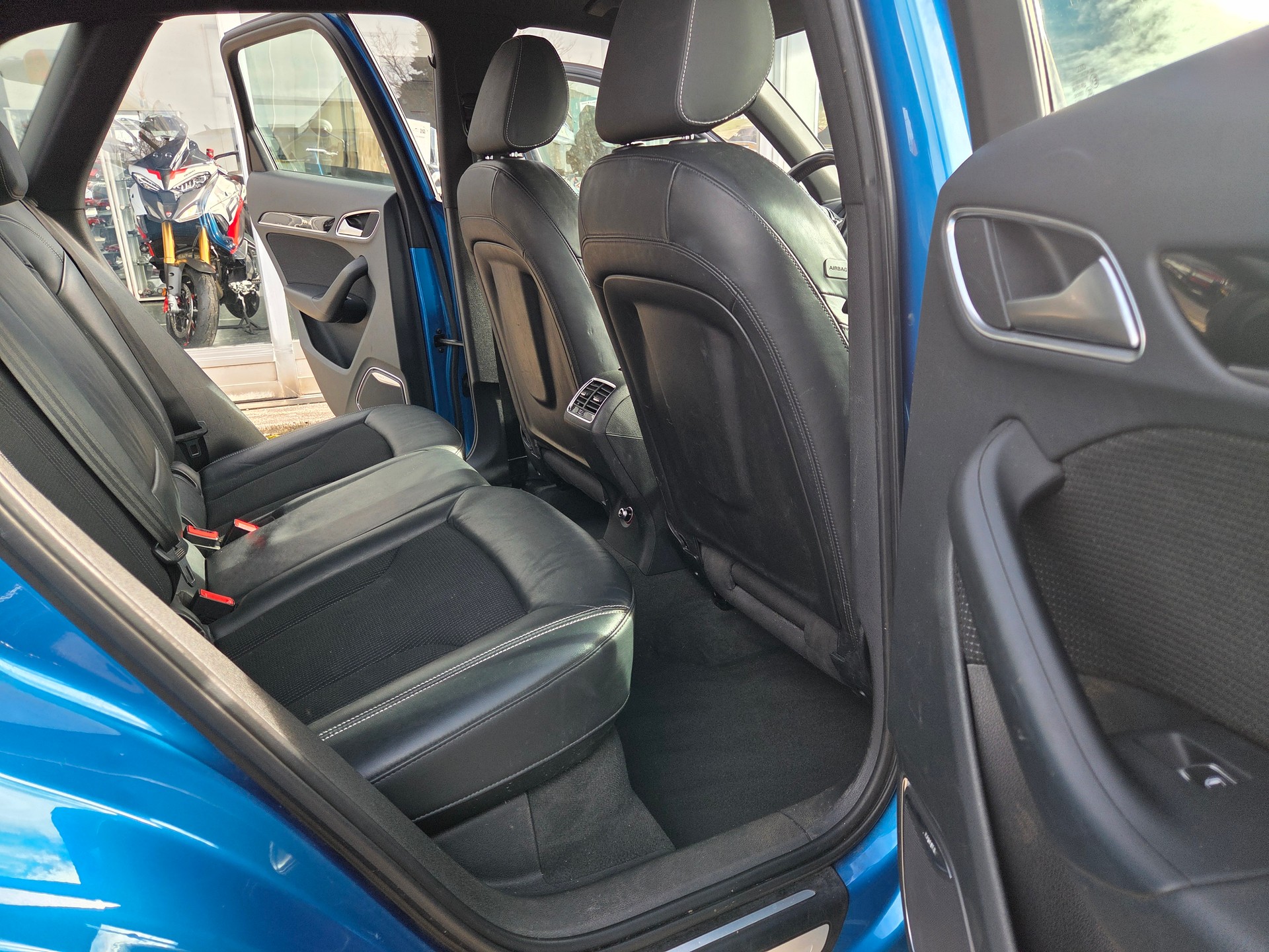 AUDI Q3 2.0 TDI sport quattro S-tronic-image-10