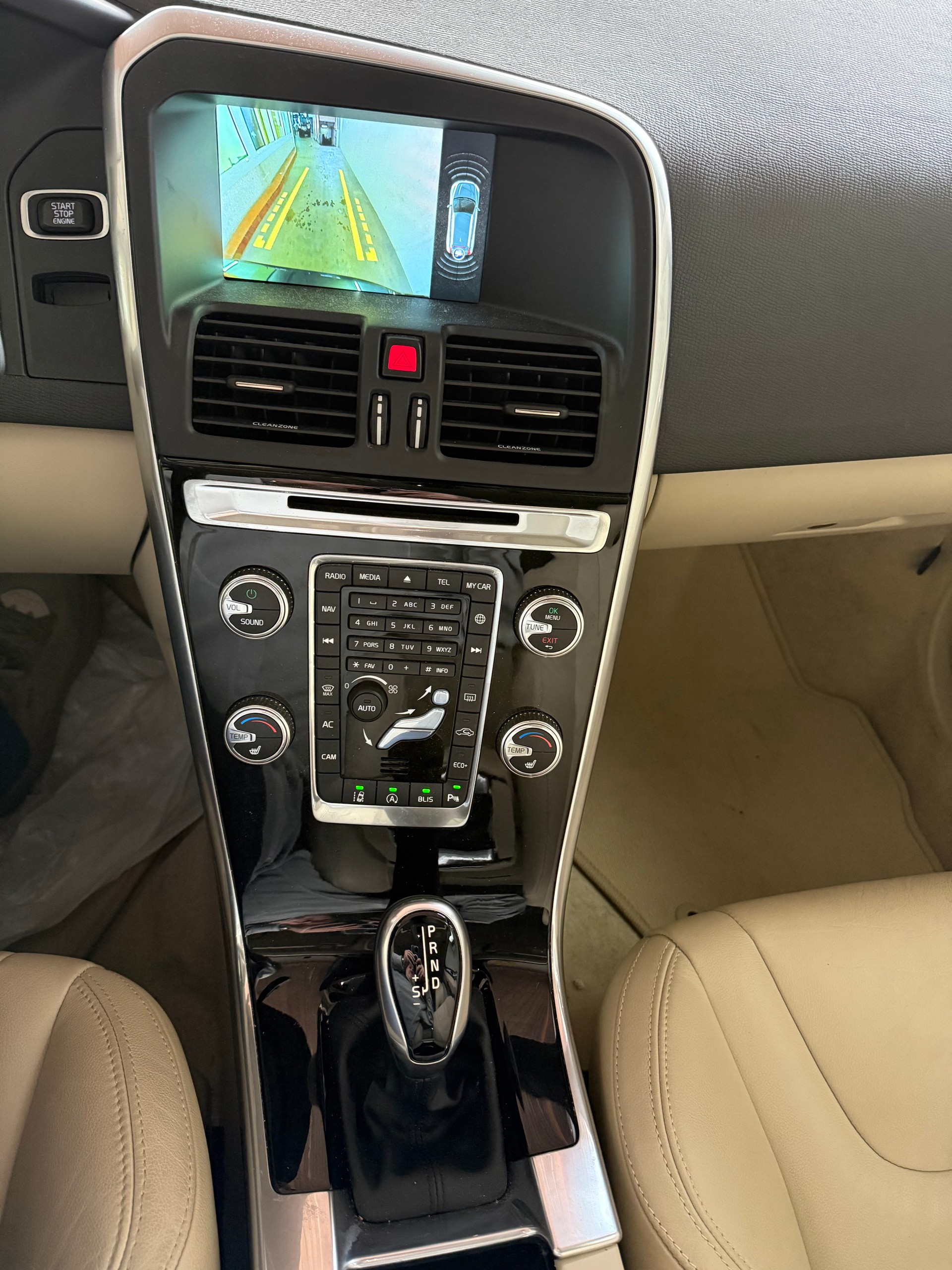 VOLVO XC60 D3 Summum Geartronic-image-1