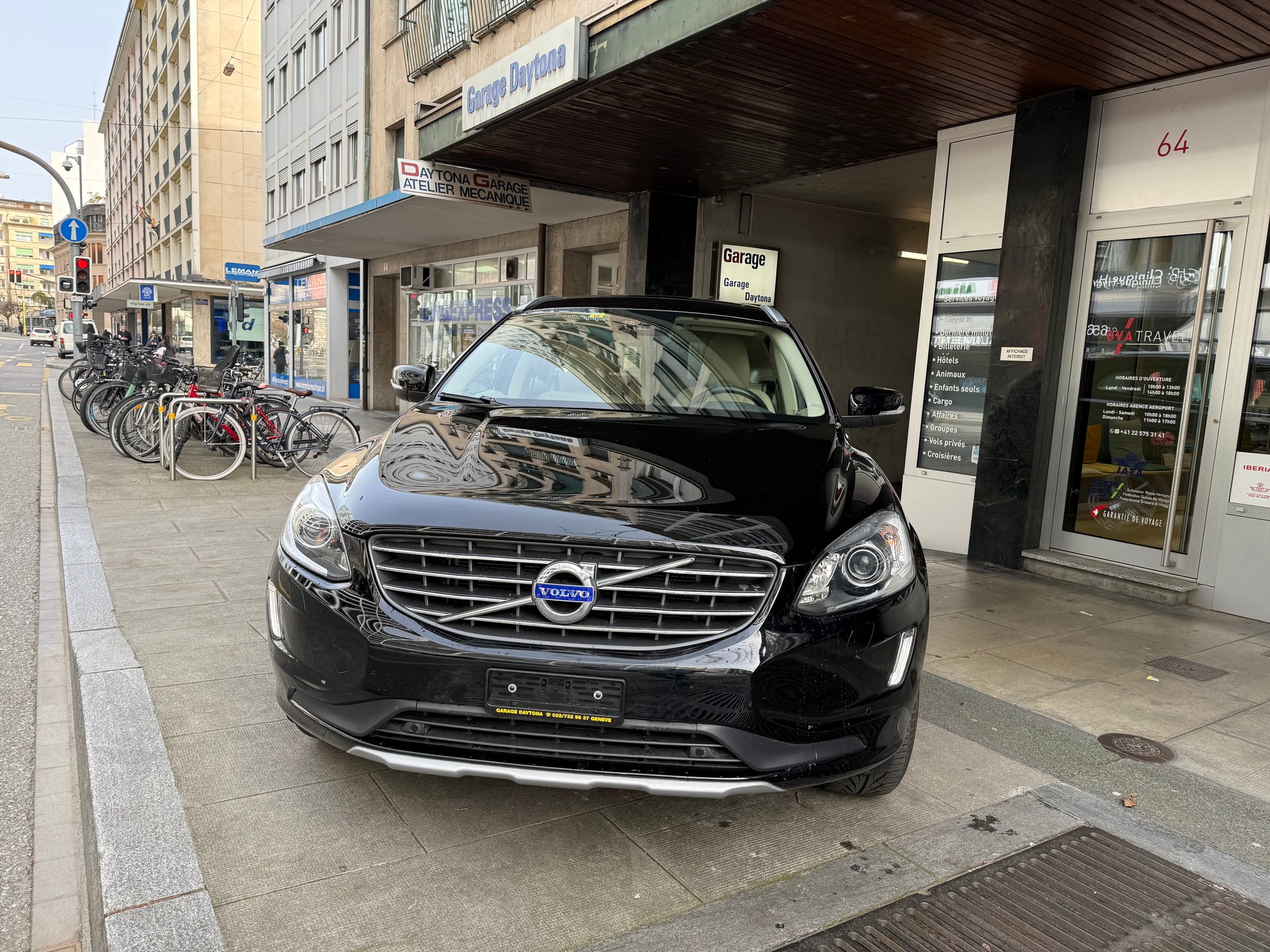 VOLVO XC60 D3 Summum Geartronic-image-4