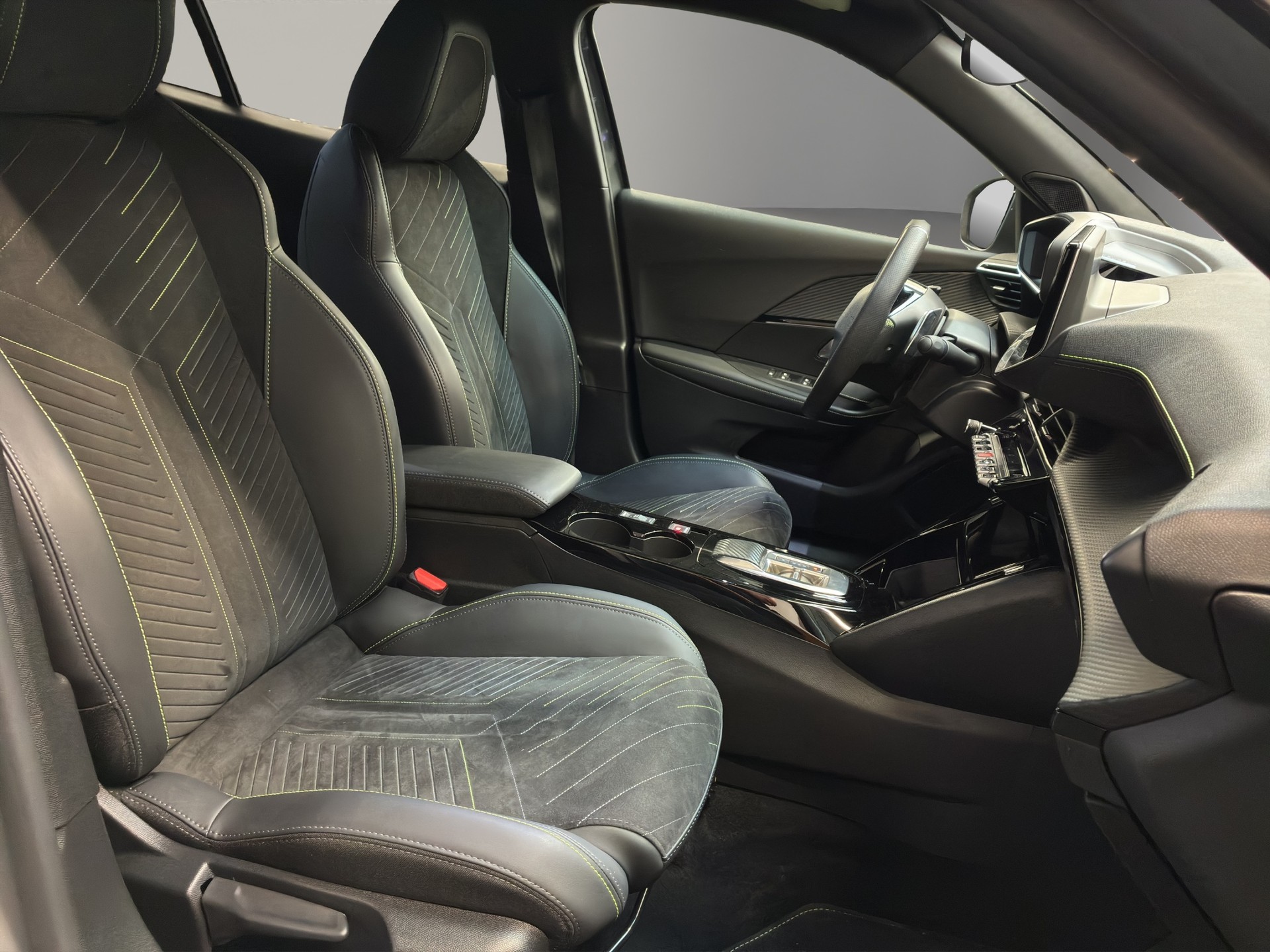 PEUGEOT 2008 1.2 PureTech GT-image-7