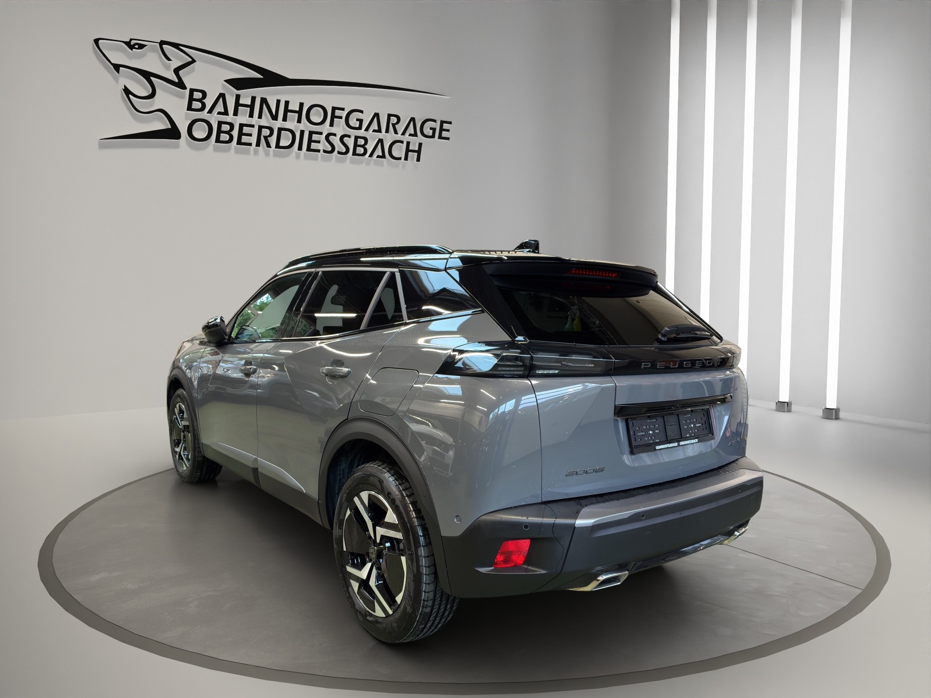 PEUGEOT 2008 1.2 PureTech GT-showroom-element-3