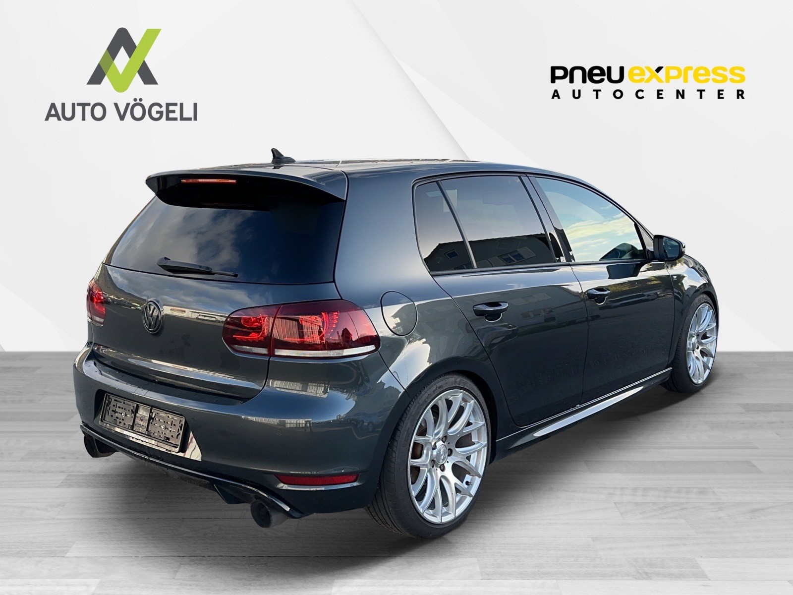 VW Golf VI 2.0 TSI GTI Edition 35 DSG-image-5