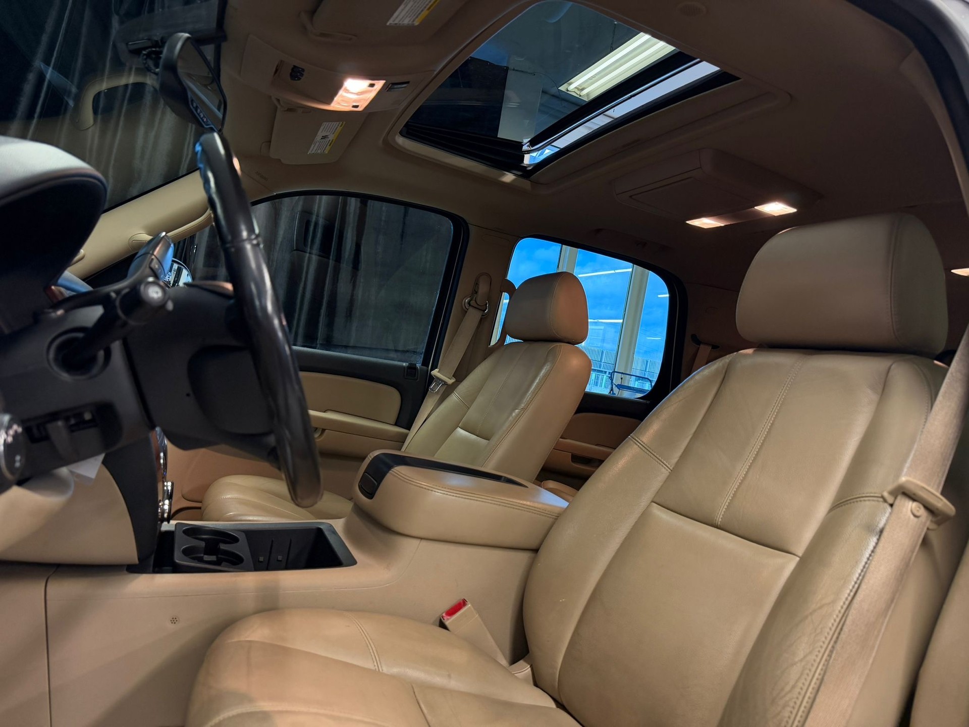 CHEVROLET TAHOE 6.0 Hybrid-image-11