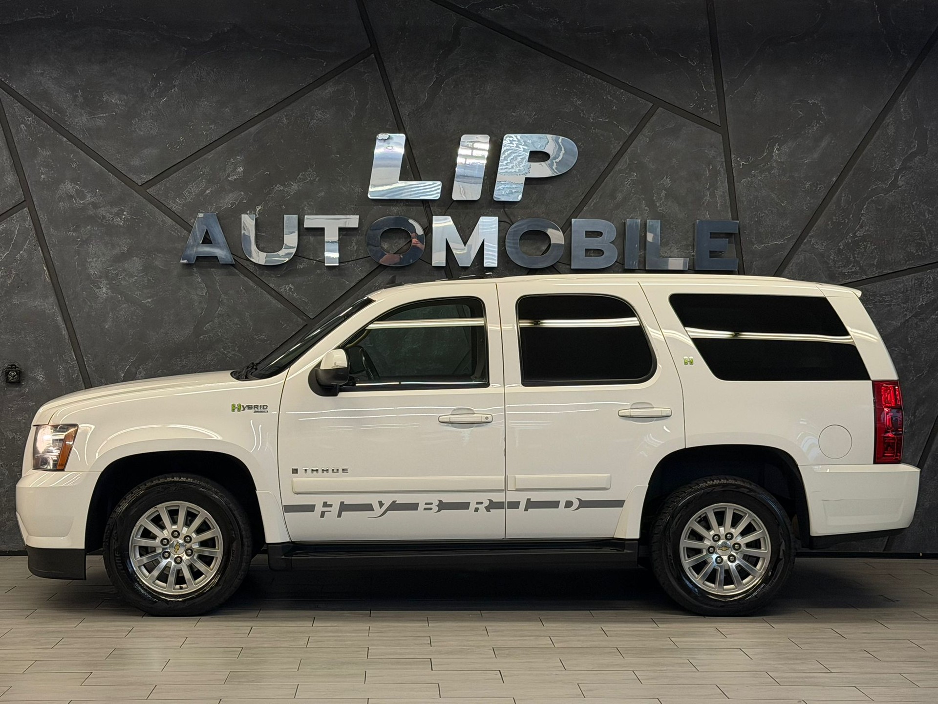 CHEVROLET TAHOE 6.0 Hybrid-image-4