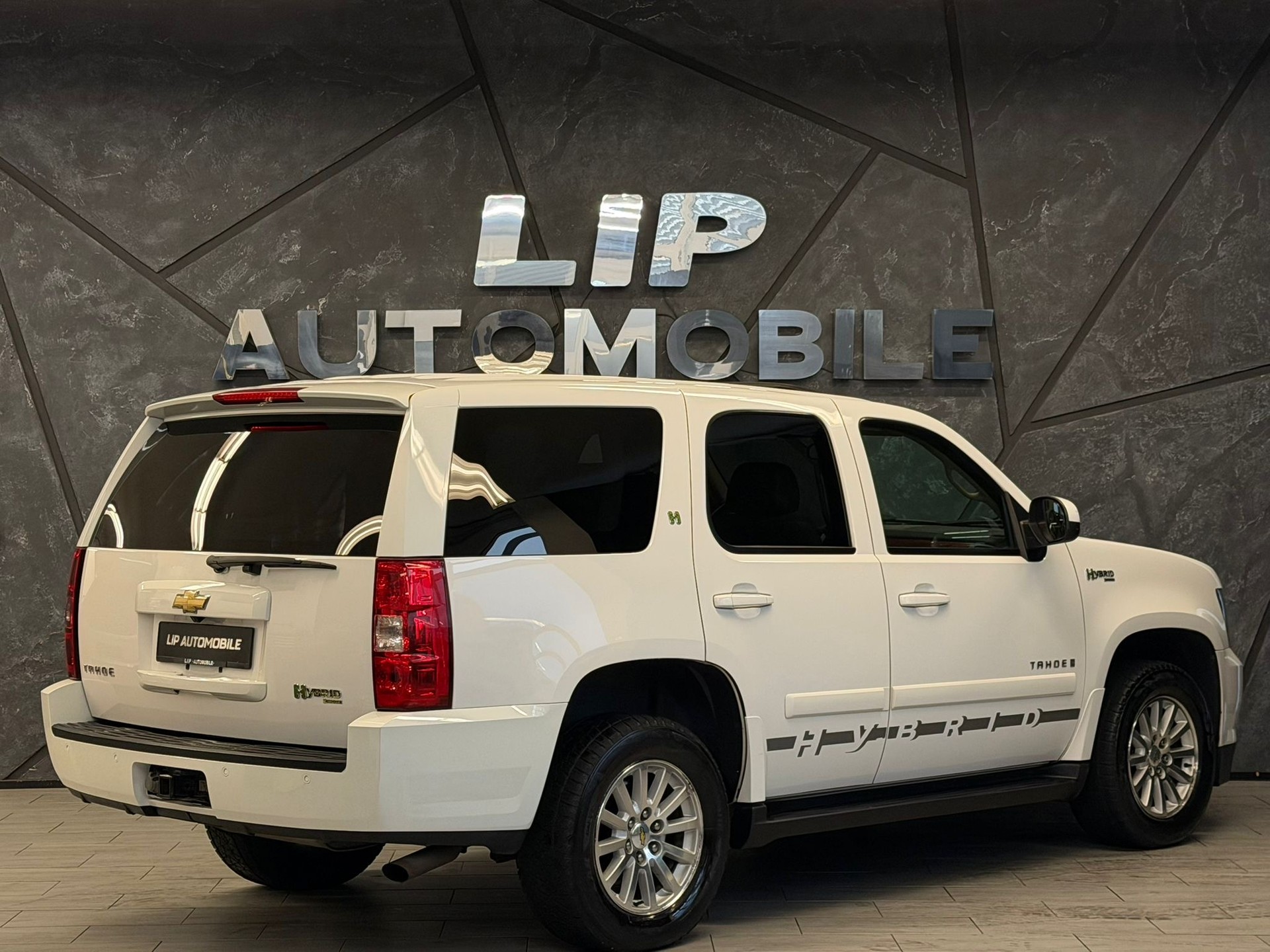 CHEVROLET TAHOE 6.0 Hybrid-image-5