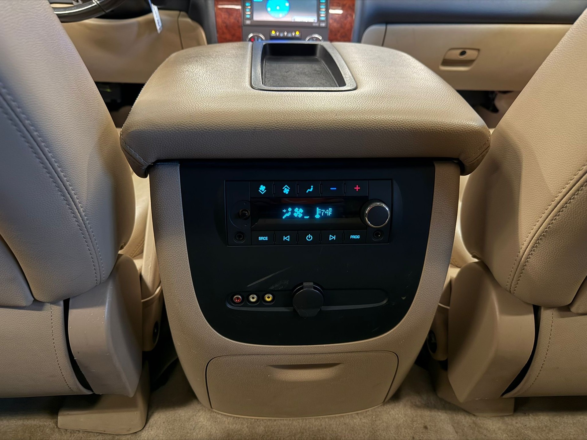 CHEVROLET TAHOE 6.0 Hybrid-image-15