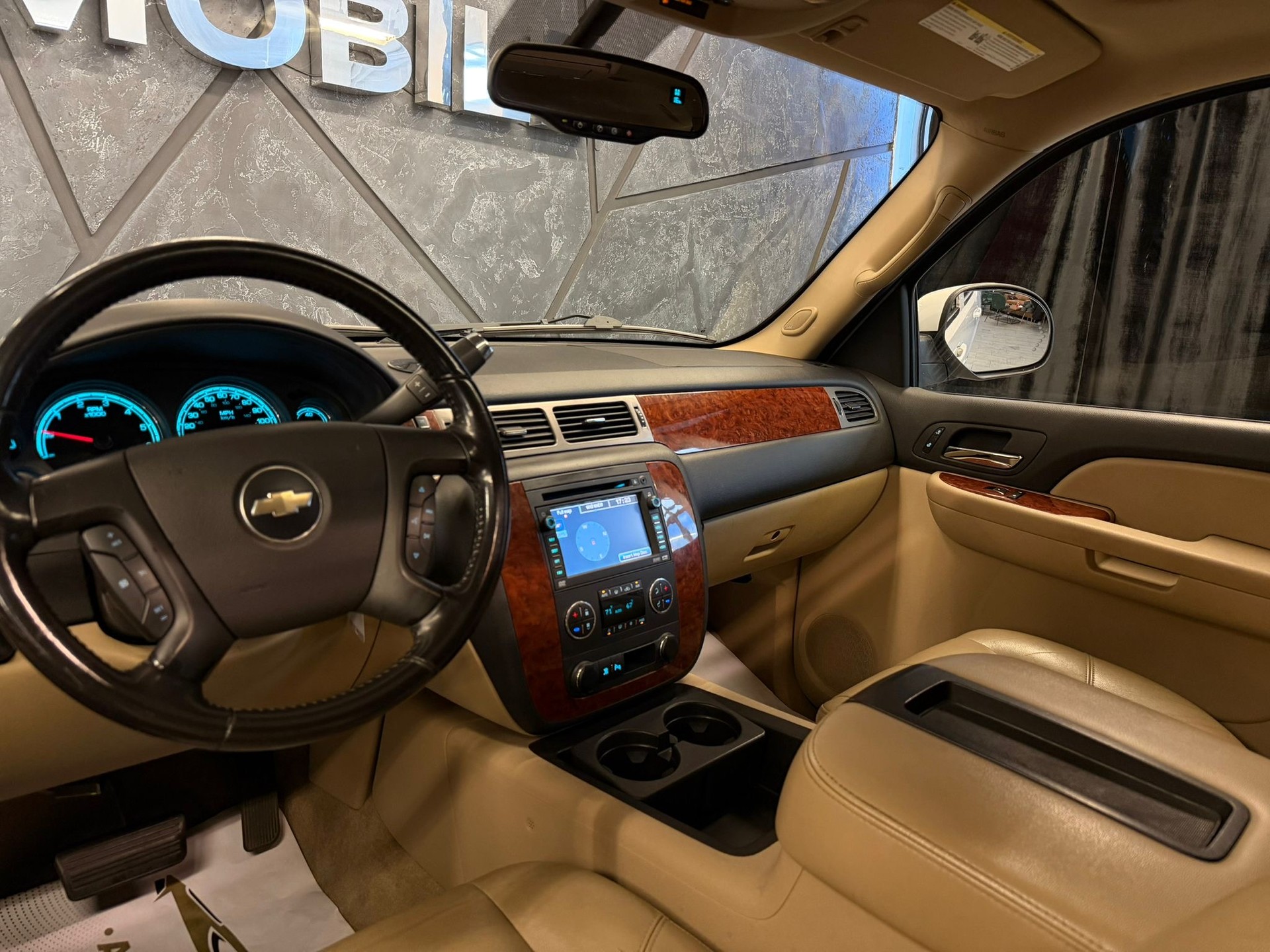 CHEVROLET TAHOE 6.0 Hybrid-image-9