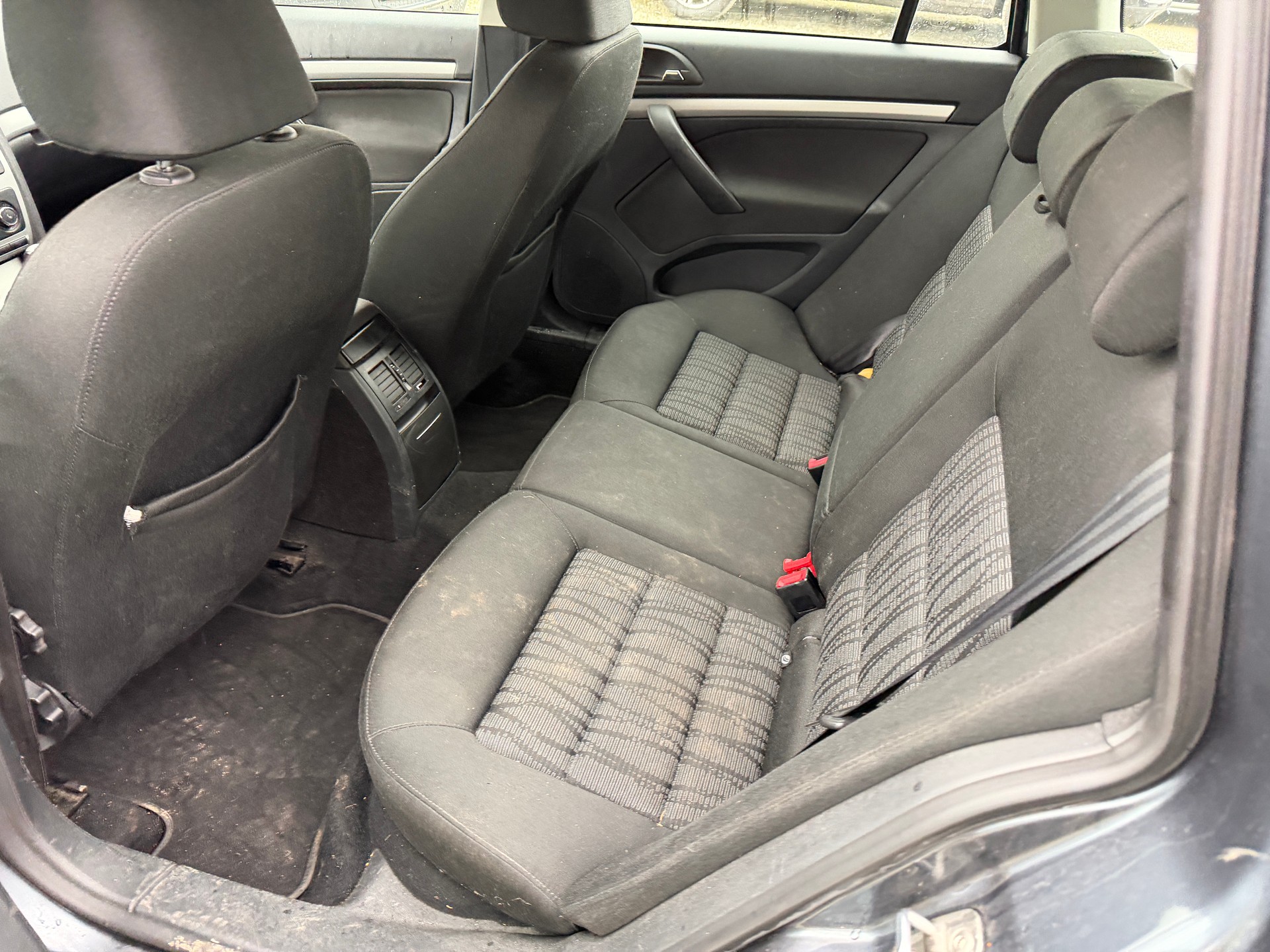 SKODA Octavia Combi 1.6 TDI Swiss Adventure 4x4-image-5