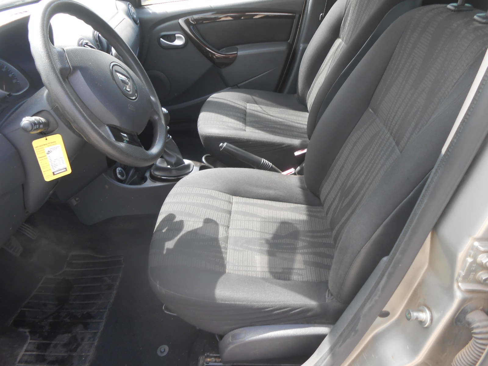 DACIA Duster 1.5 dCi Lauréate 4x4-image-9