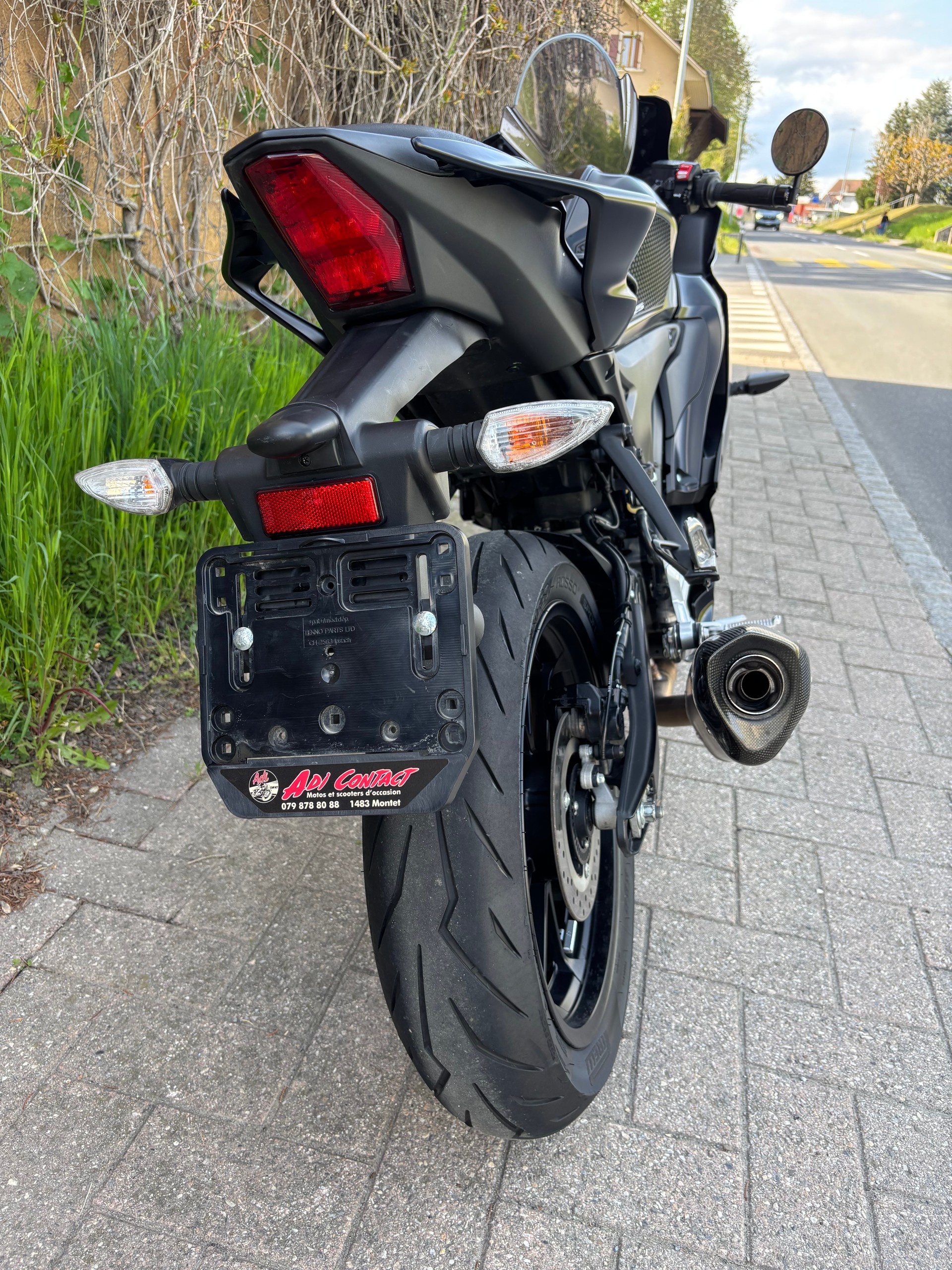 YAMAHA YZF-R 125 ABS-image-11