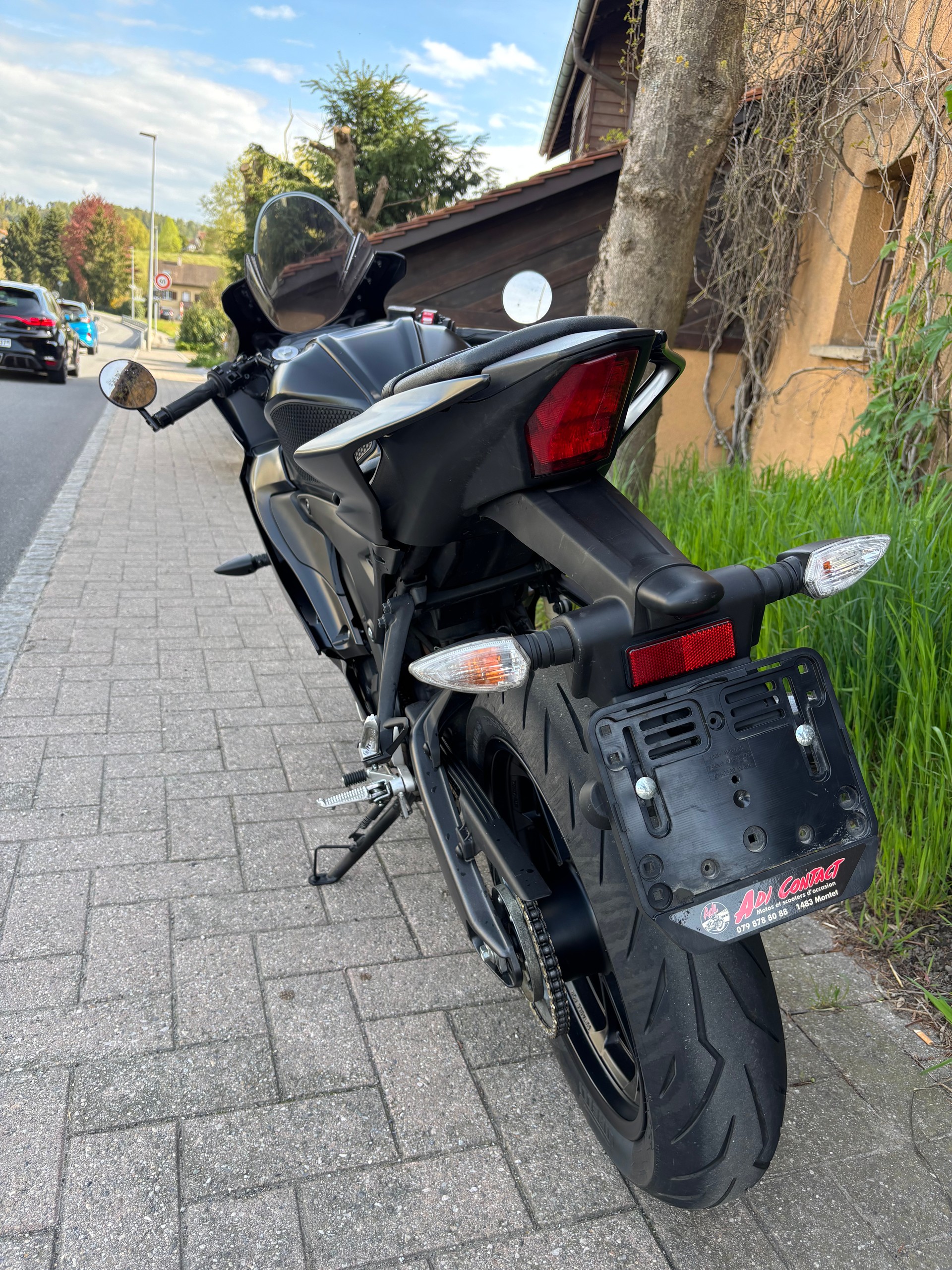 YAMAHA YZF-R 125 ABS-image-10