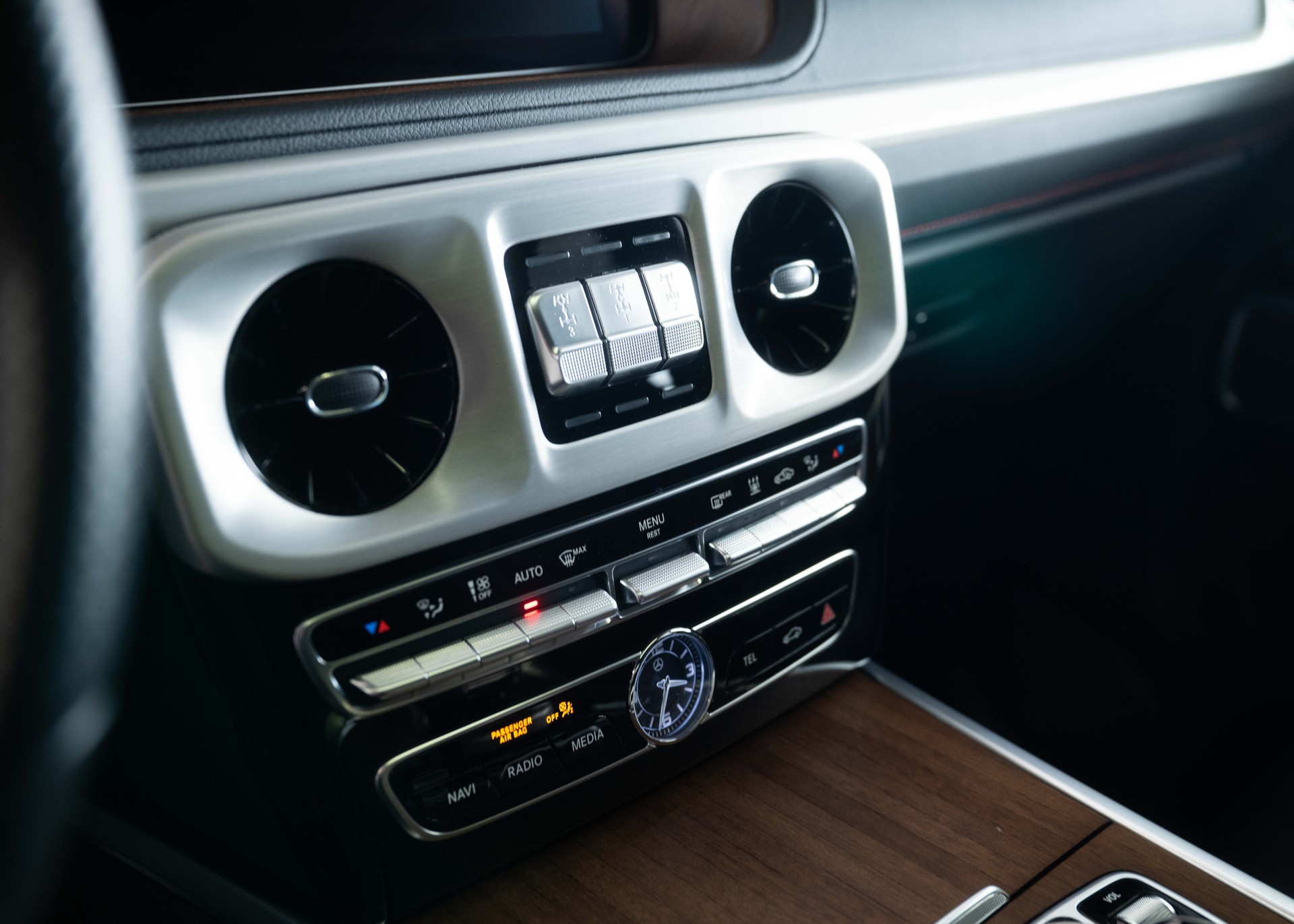 MERCEDES-BENZ G 500 AMG Line (Leasing 2.99%, 1st hand Swiss car, splendid condition)-image-28