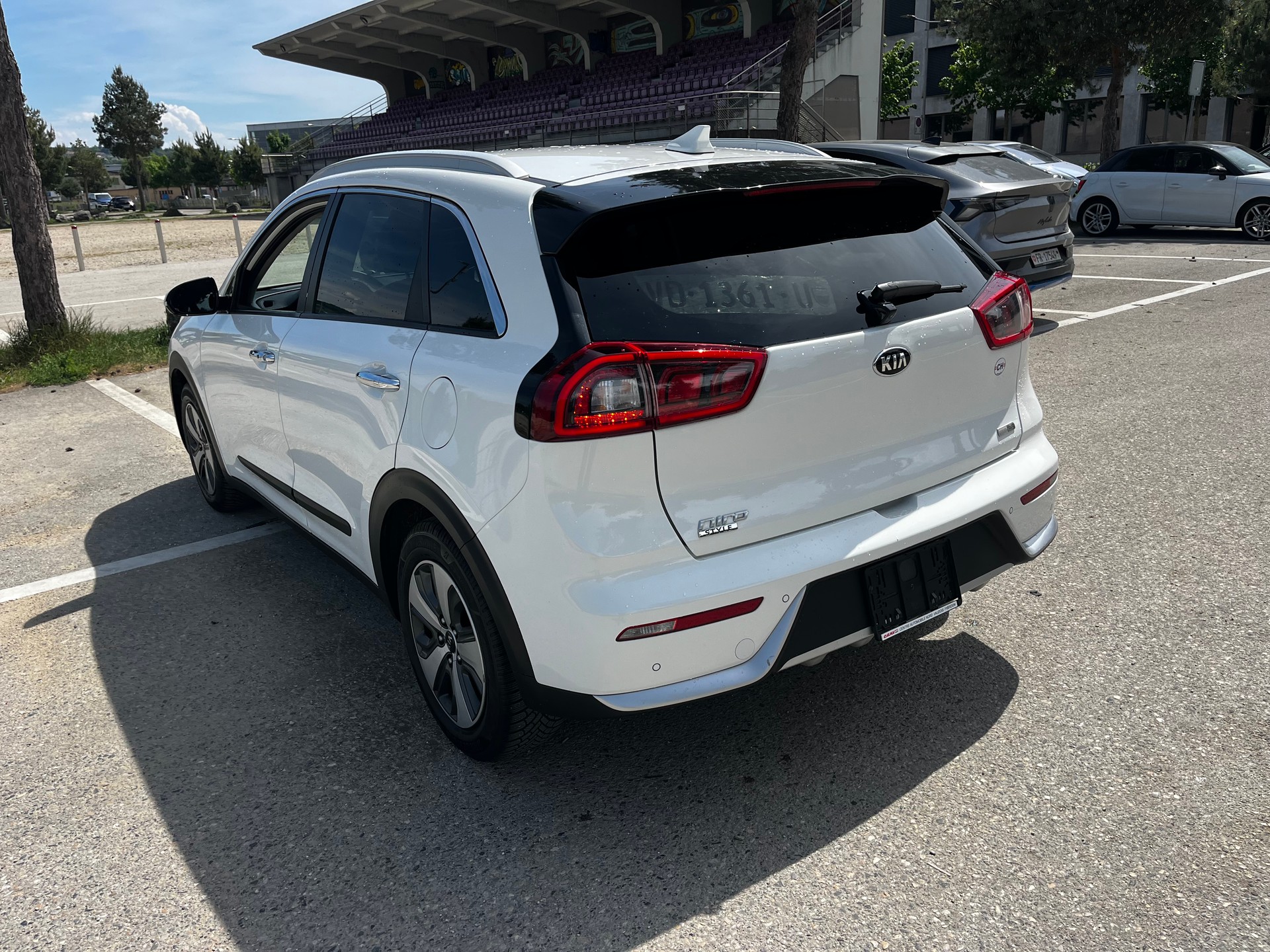 KIA Niro 1.6GDi Hybrid Style DCT-image-3