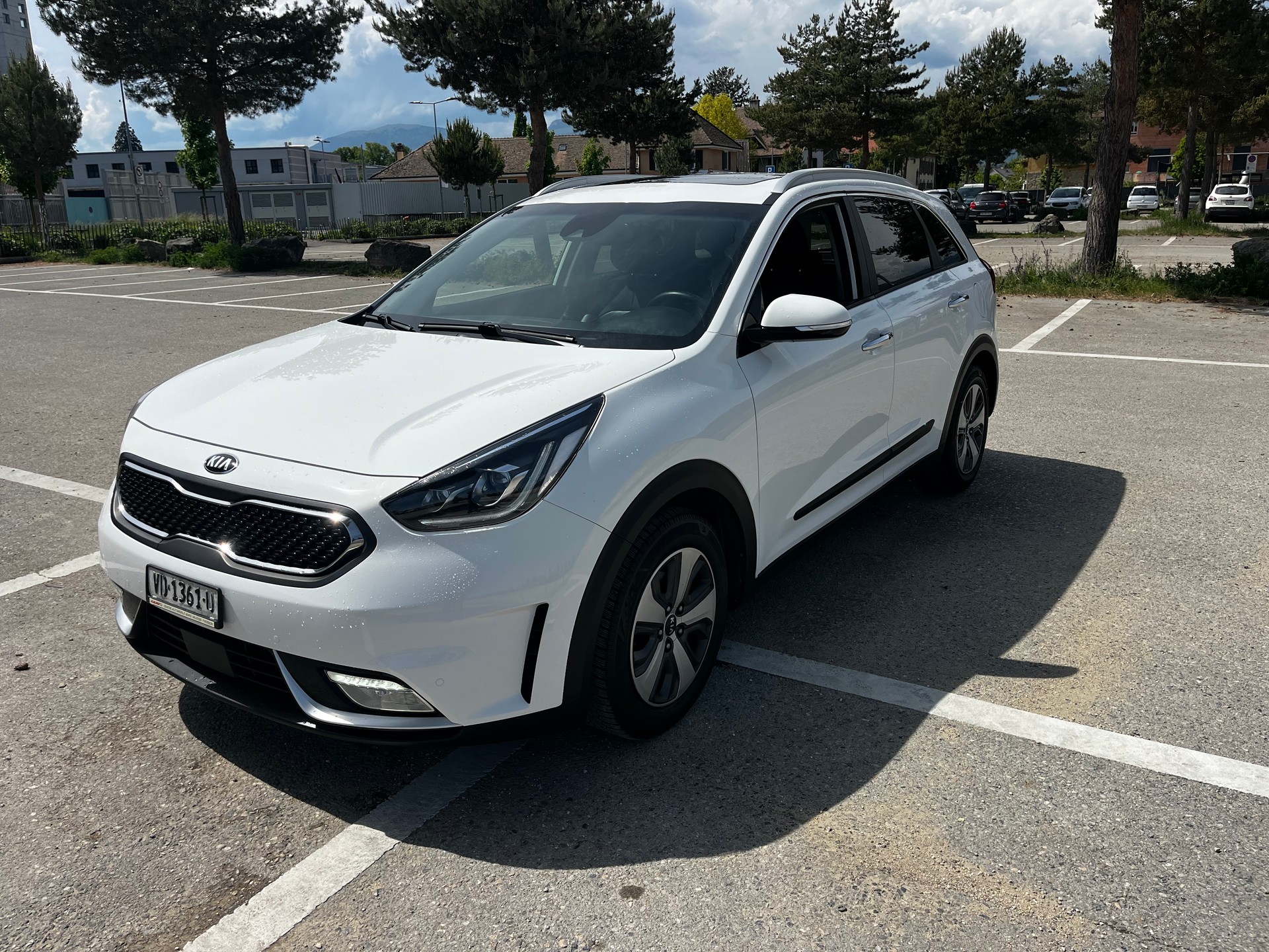 KIA Niro 1.6GDi Hybrid Style DCT-image-5