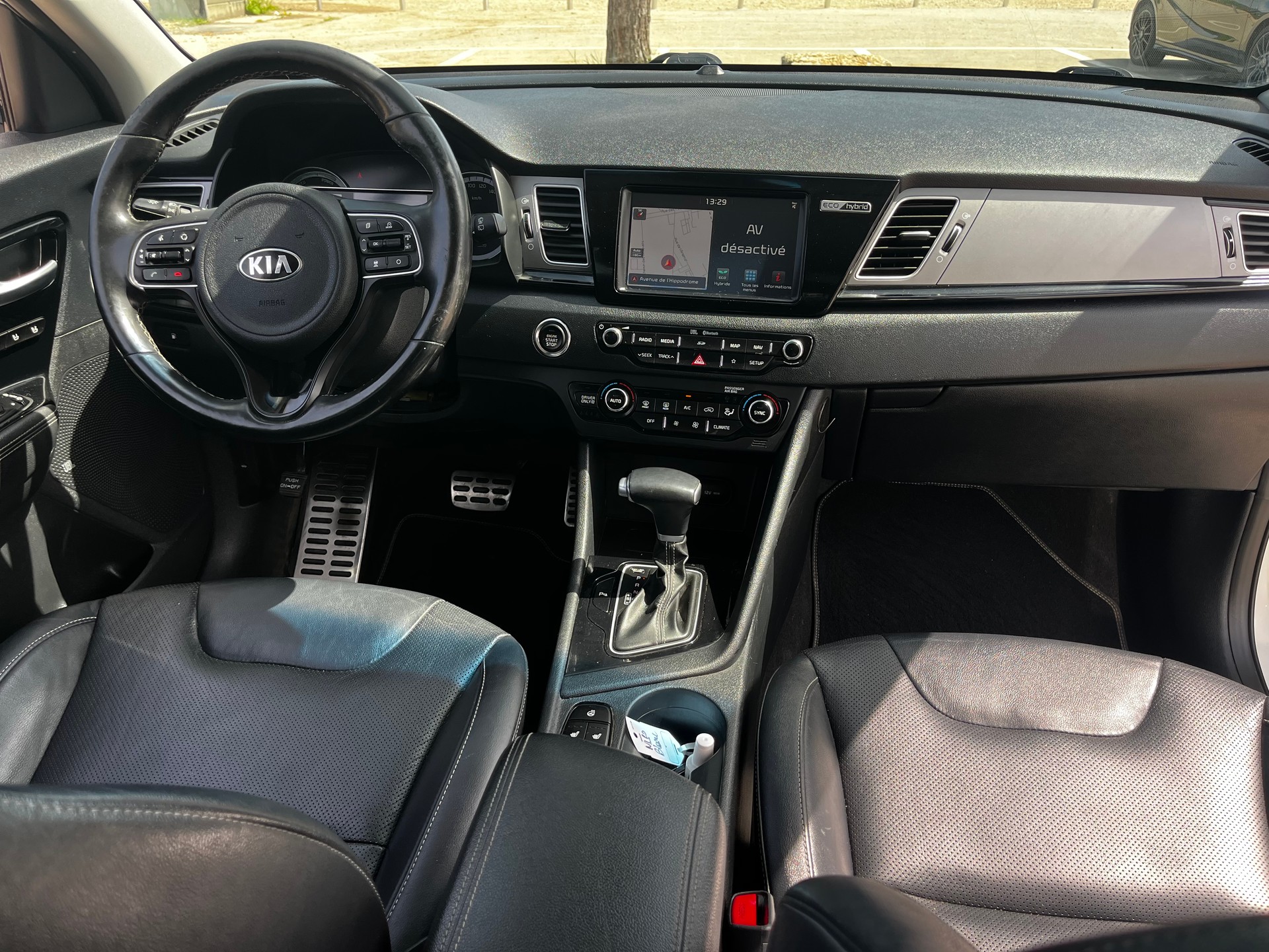 KIA Niro 1.6GDi Hybrid Style DCT-image-10