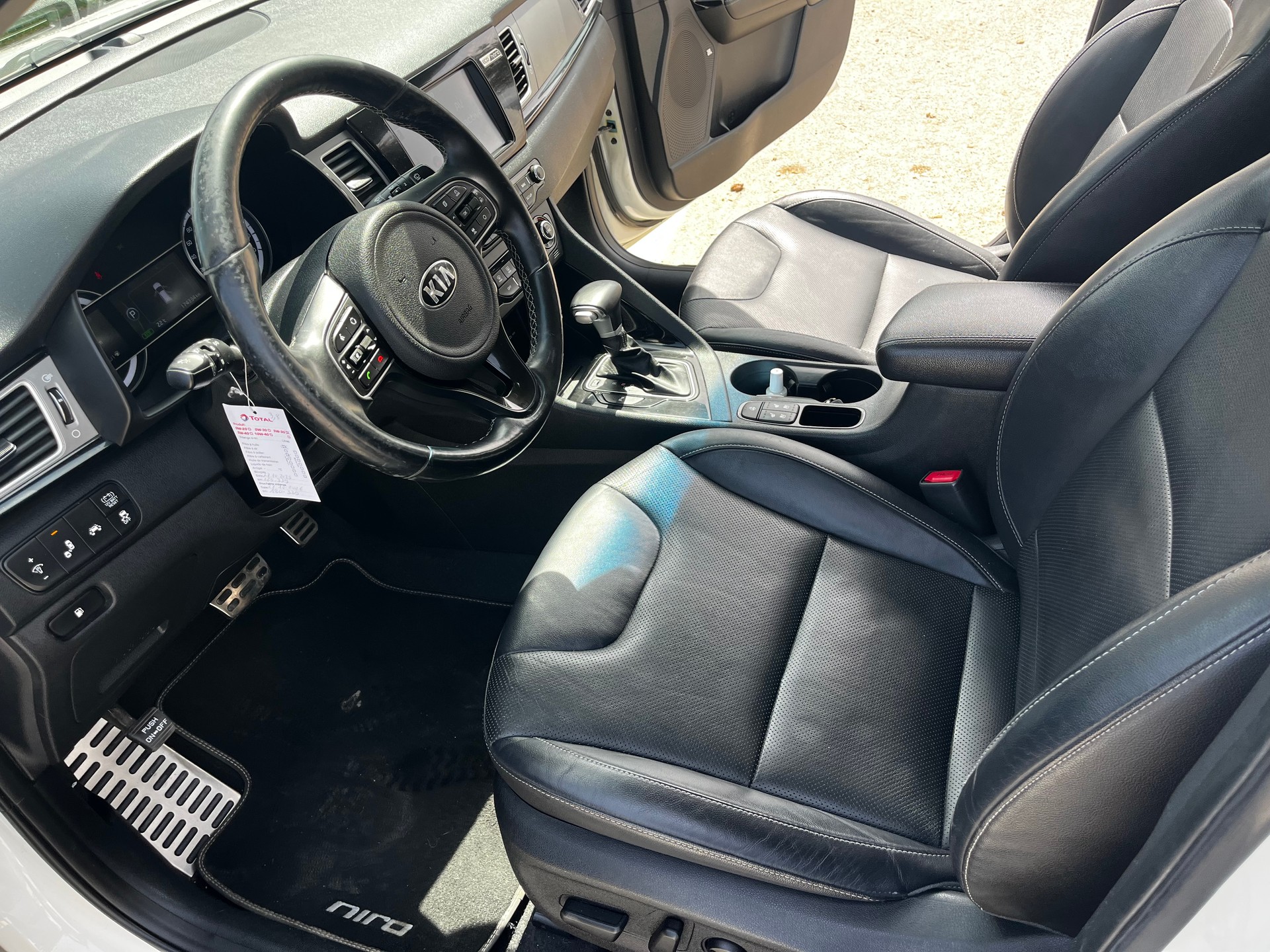KIA Niro 1.6GDi Hybrid Style DCT-image-11