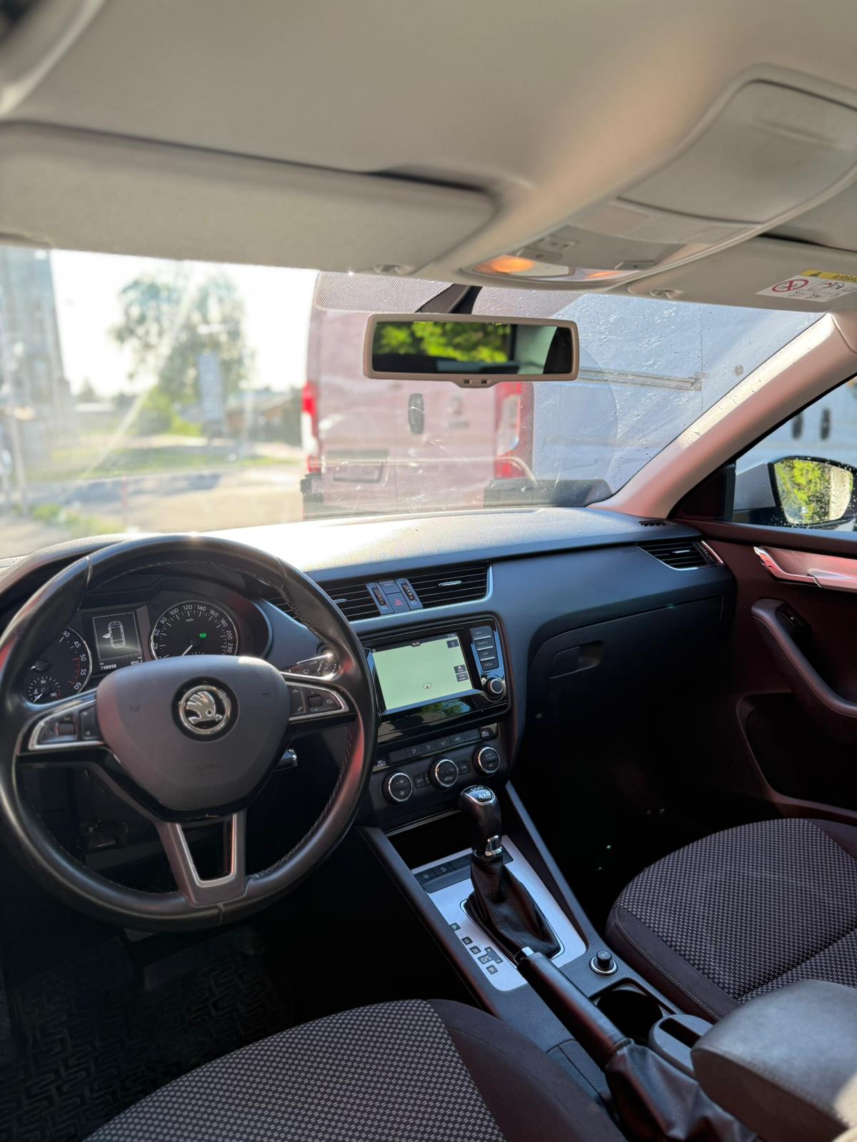 SKODA Octavia Combi 2.0 TDI Style 4x4 DSG-image-1