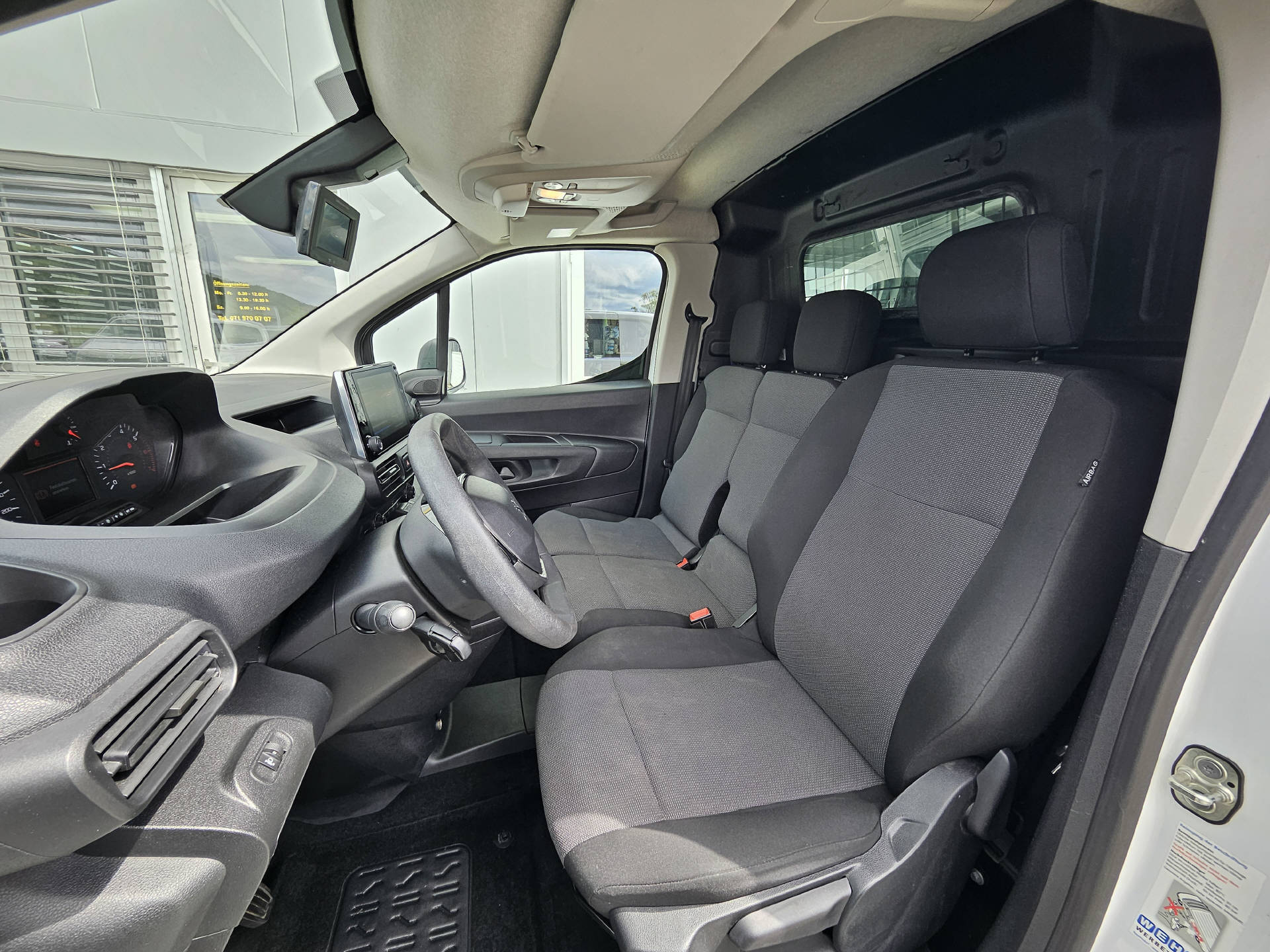 PEUGEOT Partner Kaw. 1000 Standard 1.5 BlueHDI 130 Asphalt S/S-image-16