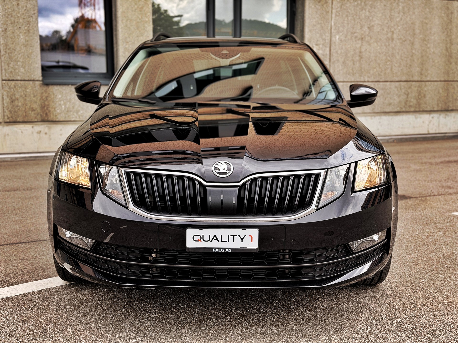 SKODA Octavia Combi 2.0 TDI Ambition DSG-image-4