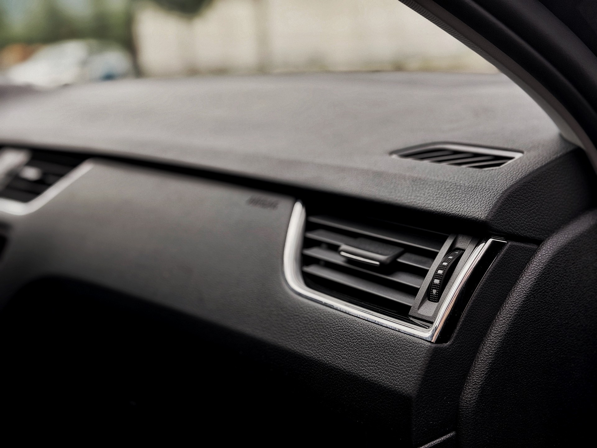 SKODA Octavia Combi 2.0 TDI Ambition DSG-image-29