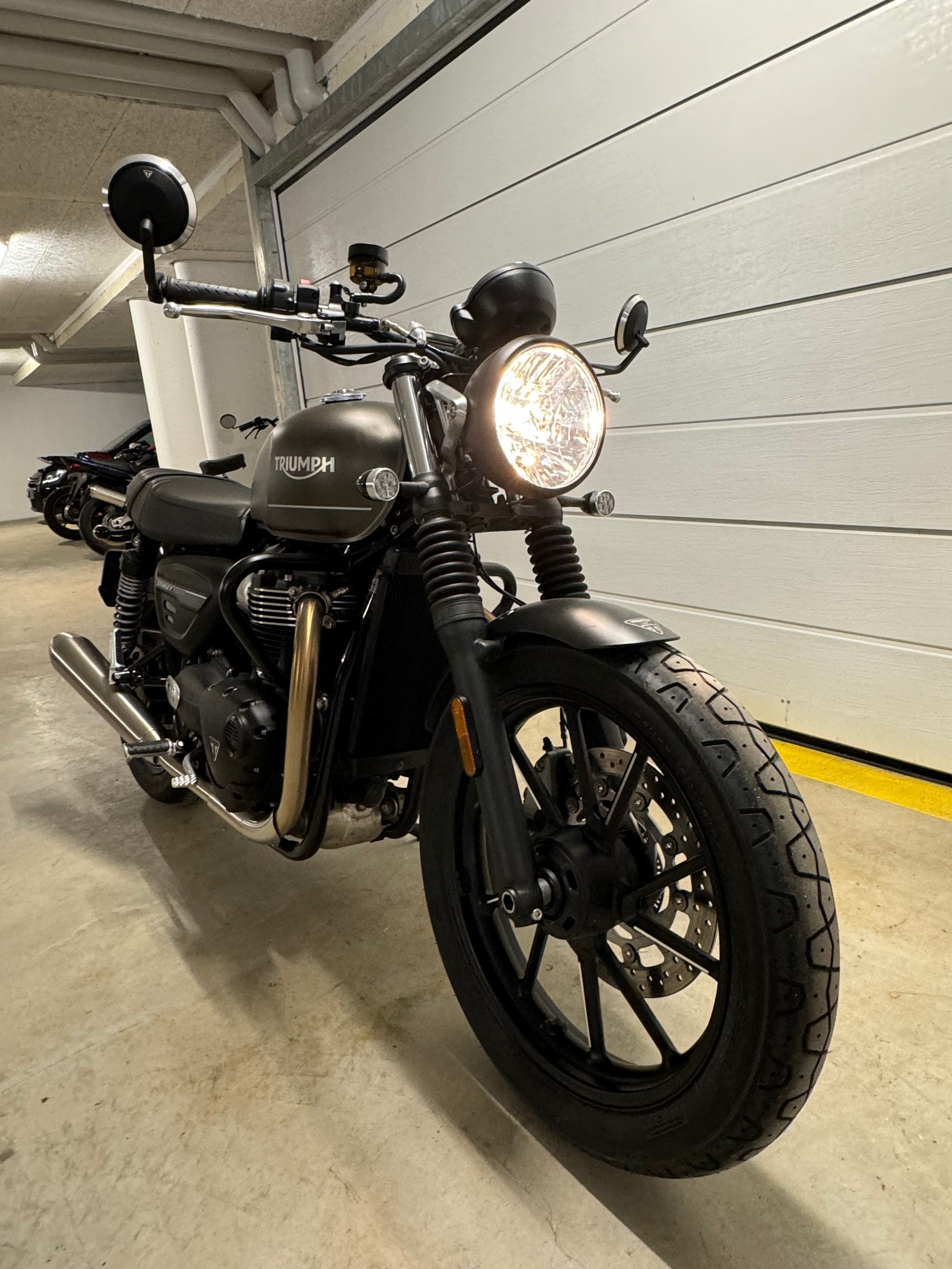 TRIUMPH Street Twin 900 Special Edition (35kW)-image-4