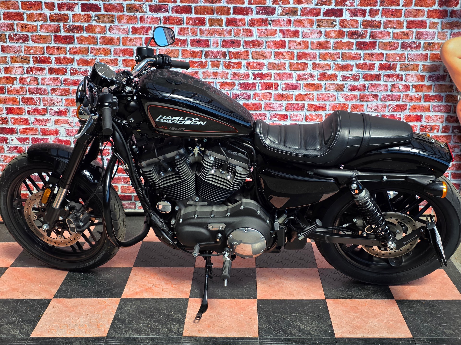 HARLEY-DAVIDSON XL 1200 CX Sportster Roadster ABS-showroom-element-3