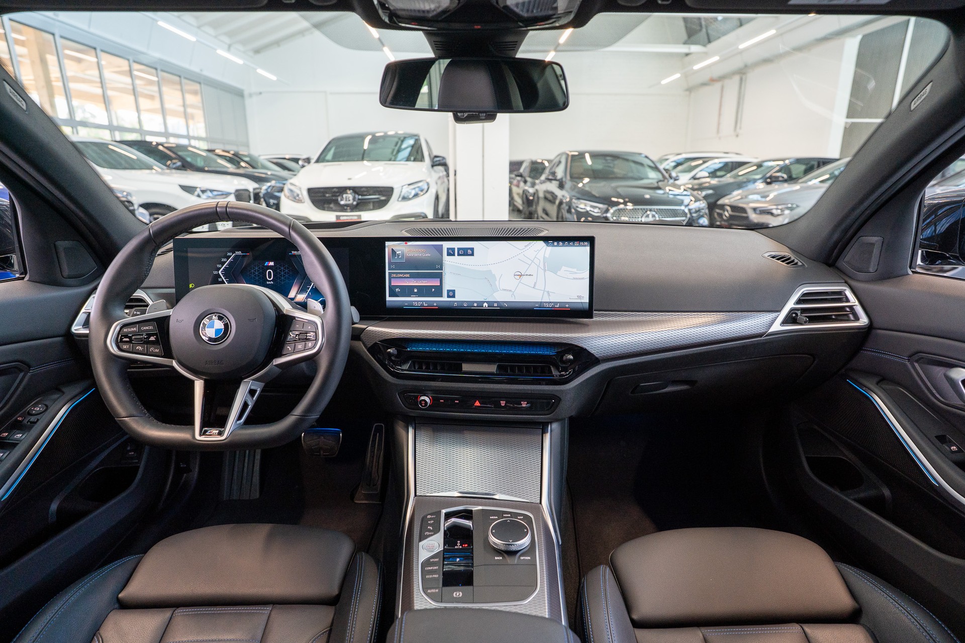 BMW 330i xDrive M Sport SAG / LCI / 360°Kamera / HeadUp-image-15