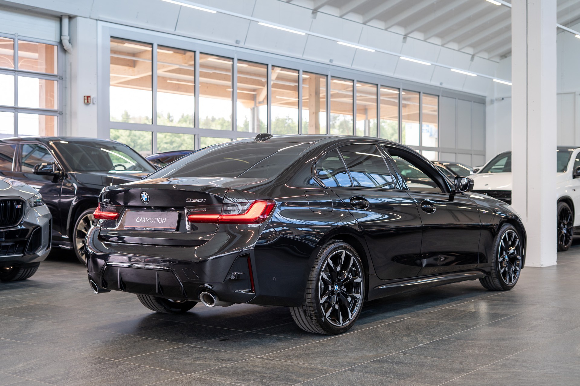 BMW 330i xDrive M Sport SAG / LCI / 360°Kamera / HeadUp-showroom-element-3