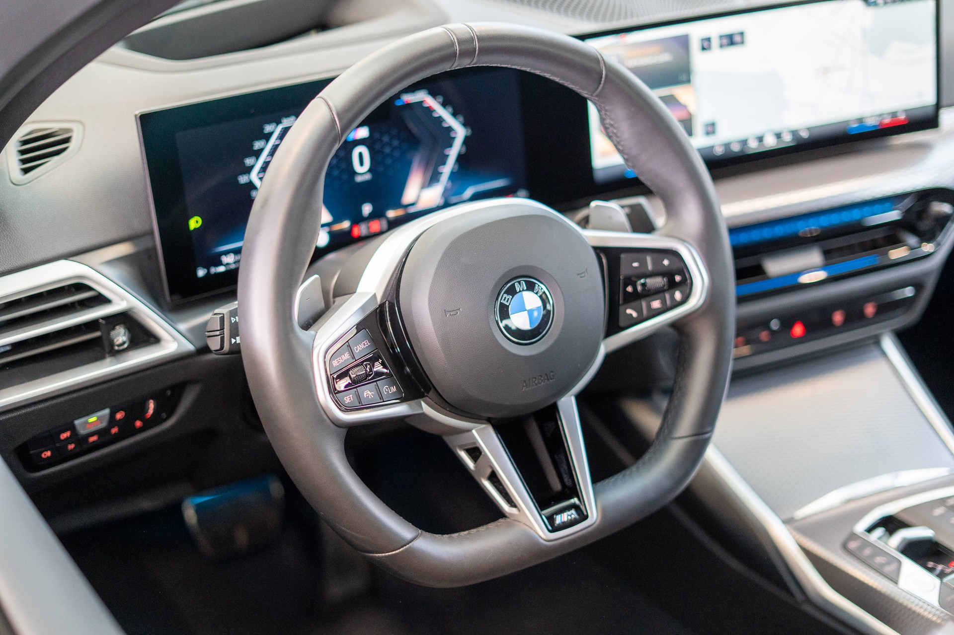 BMW 330i xDrive M Sport SAG / LCI / 360°Kamera / HeadUp-image-10