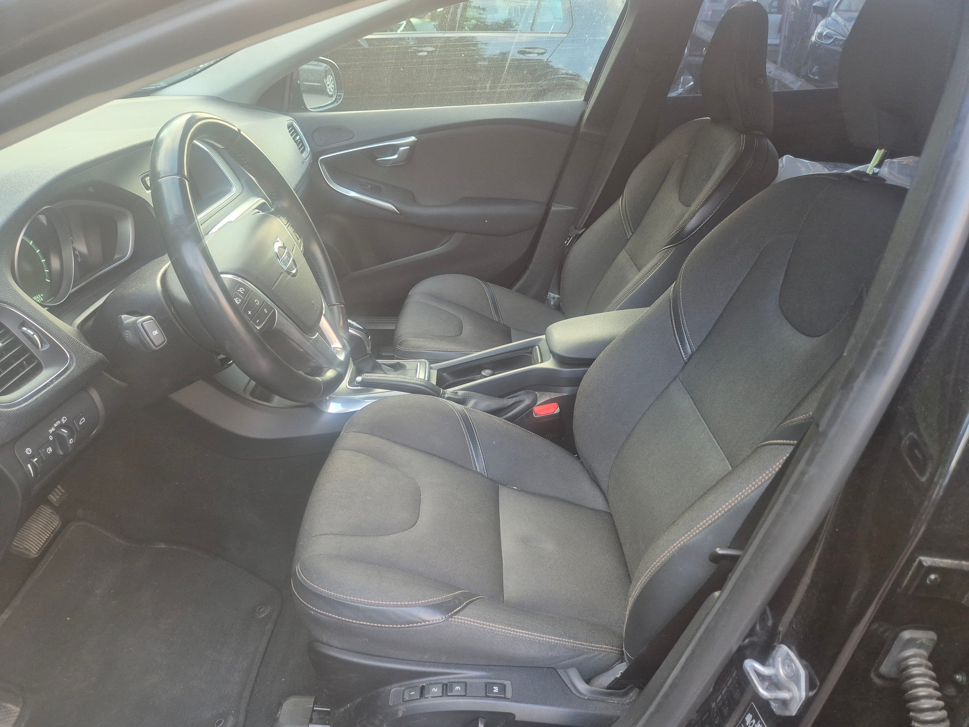 VOLVO V40 Cross Country T4 2.0 AWD Summum Geartronic-image-9