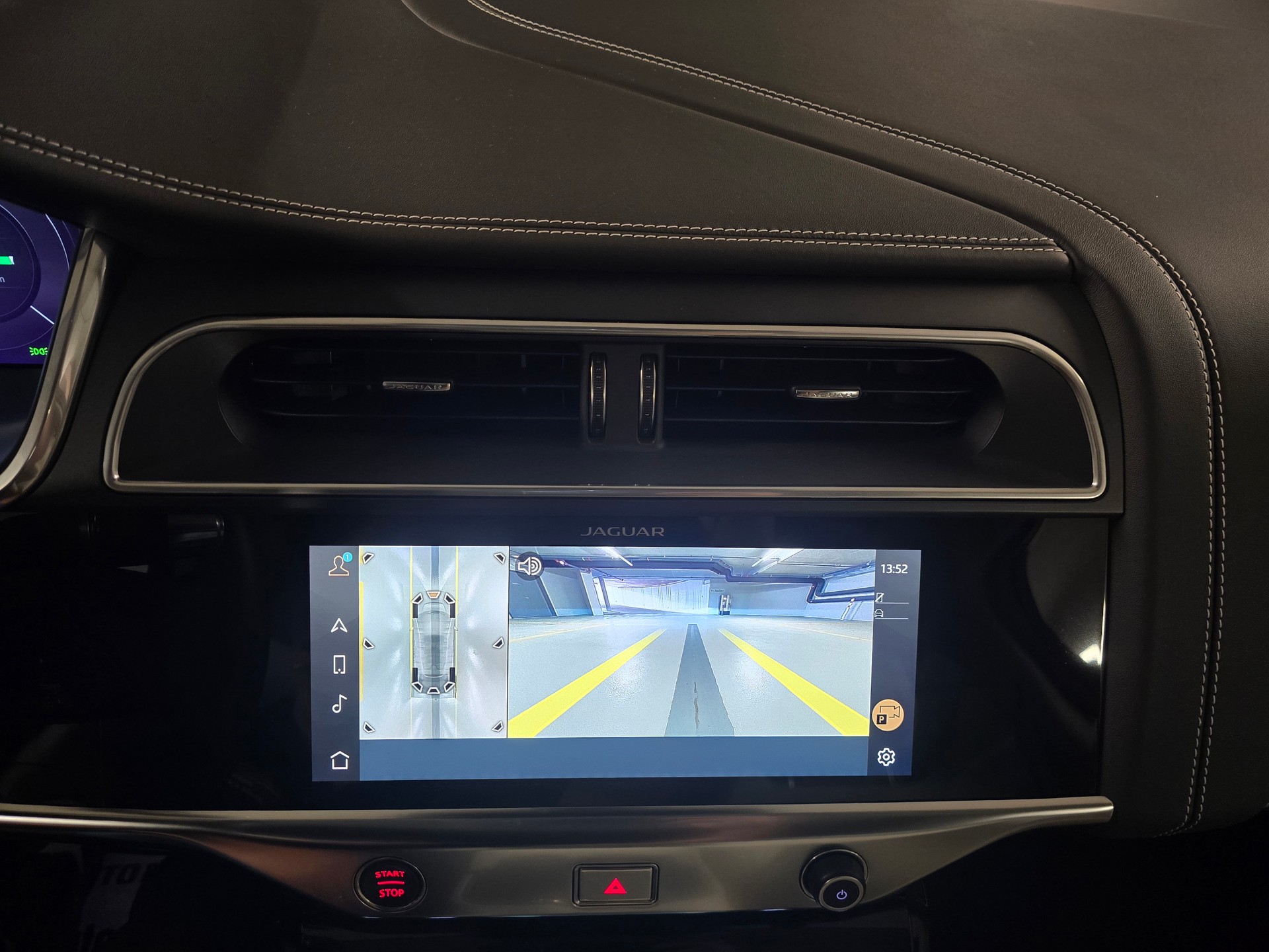 JAGUAR I-Pace EV400 HSE AWD-image-16