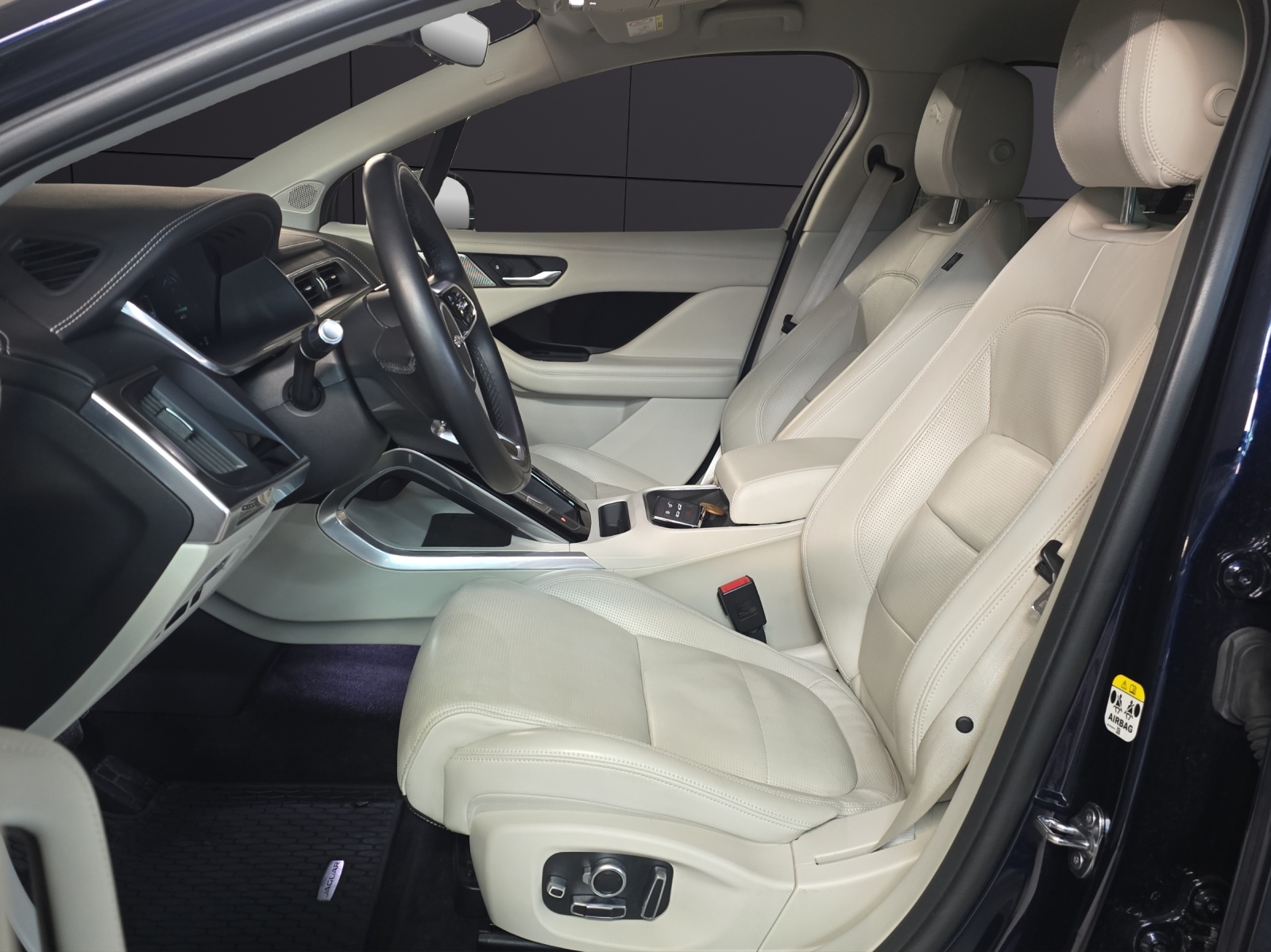 JAGUAR I-Pace EV400 HSE AWD-image-8