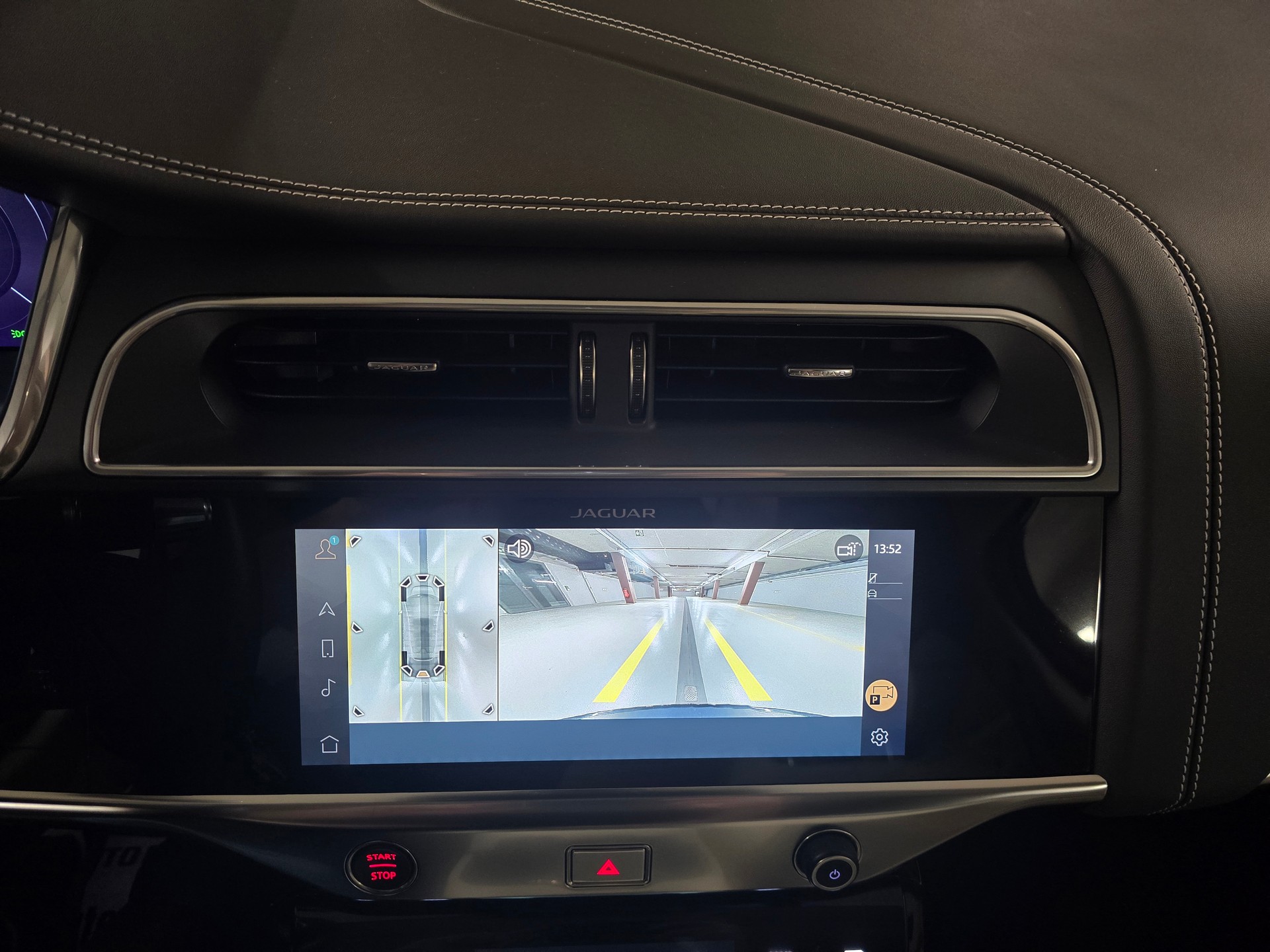 JAGUAR I-Pace EV400 HSE AWD-image-15