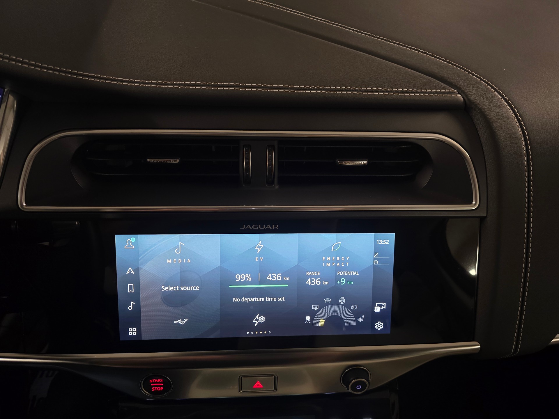 JAGUAR I-Pace EV400 HSE AWD-image-18