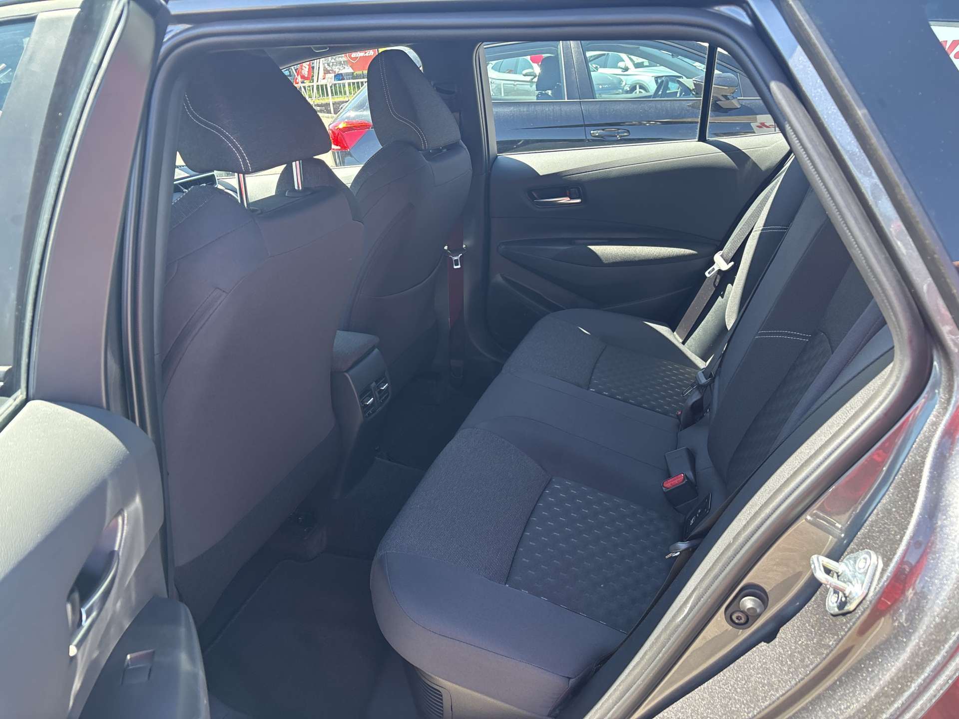 TOYOTA Corolla Touring Sports 1.8 HSD Comfort e-CVT Automat-image-6