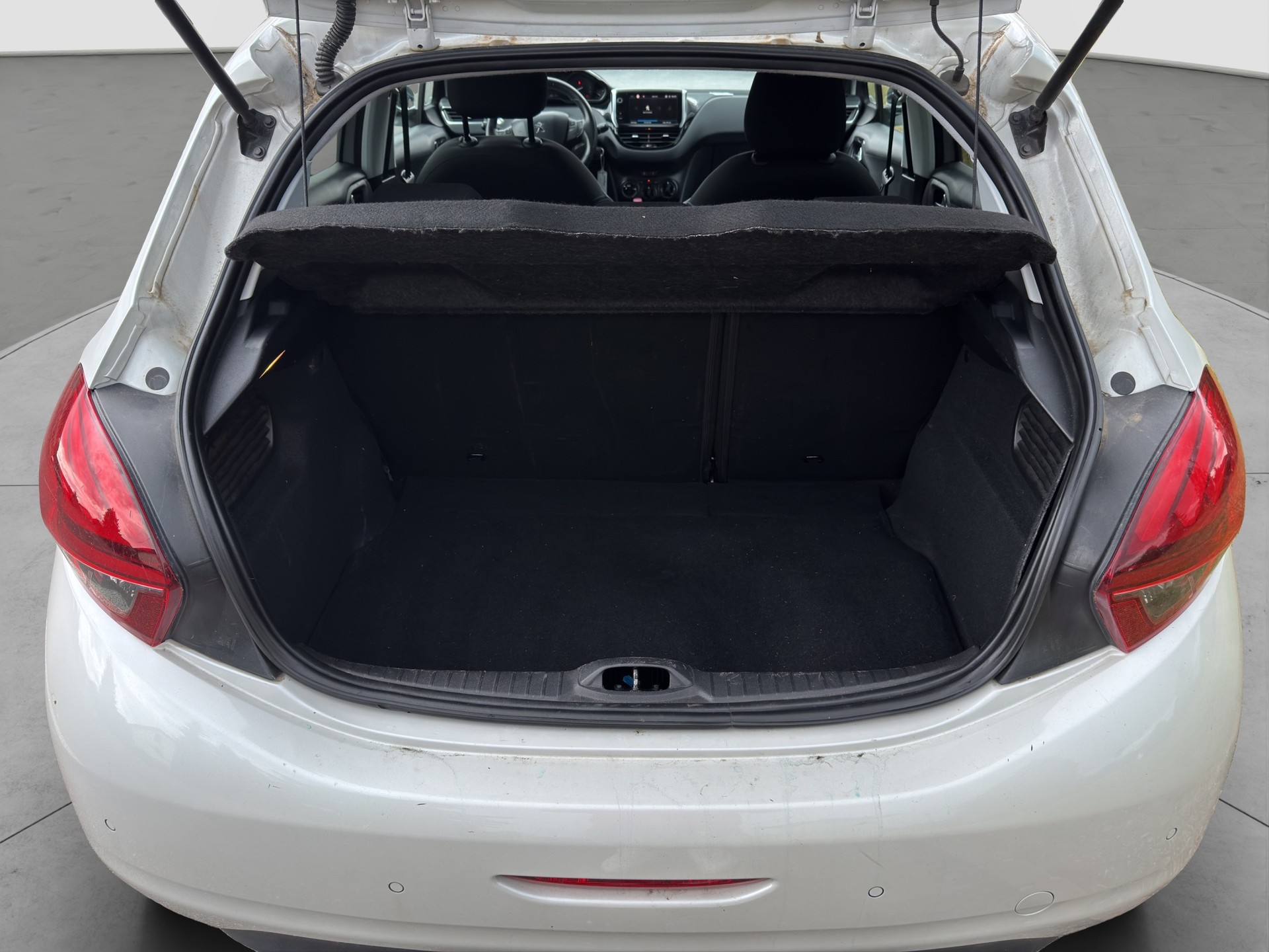 PEUGEOT 208 1.2 PureTech Style-image-8