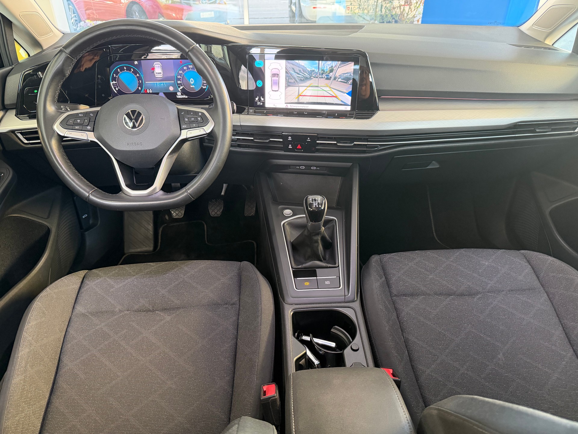 VW Golf Variant 1.5 TSI Life-image-10