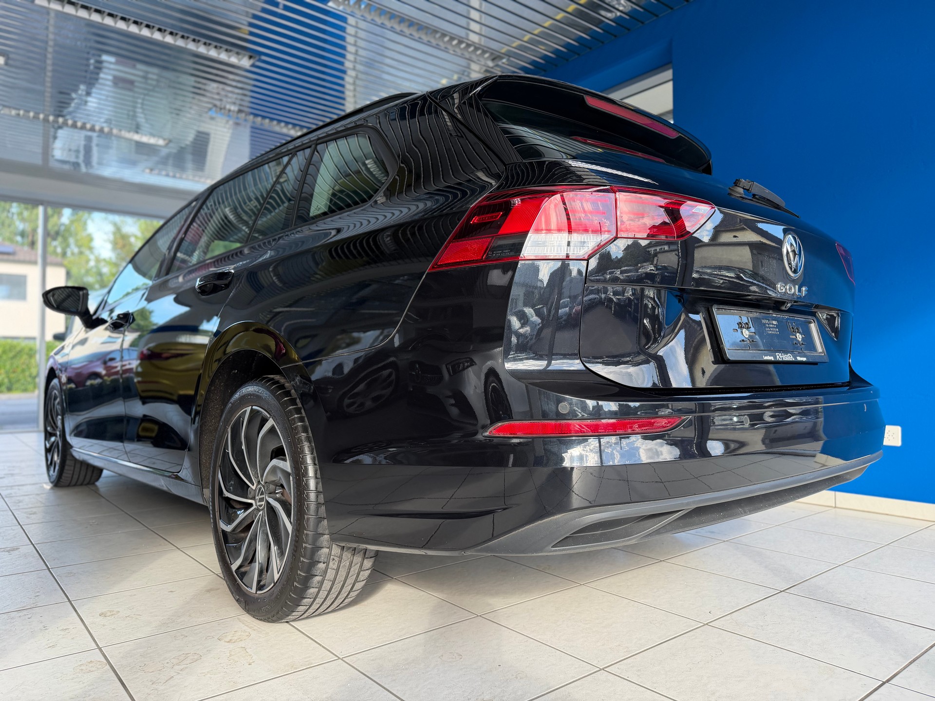 VW Golf Variant 1.5 TSI Life-image-7