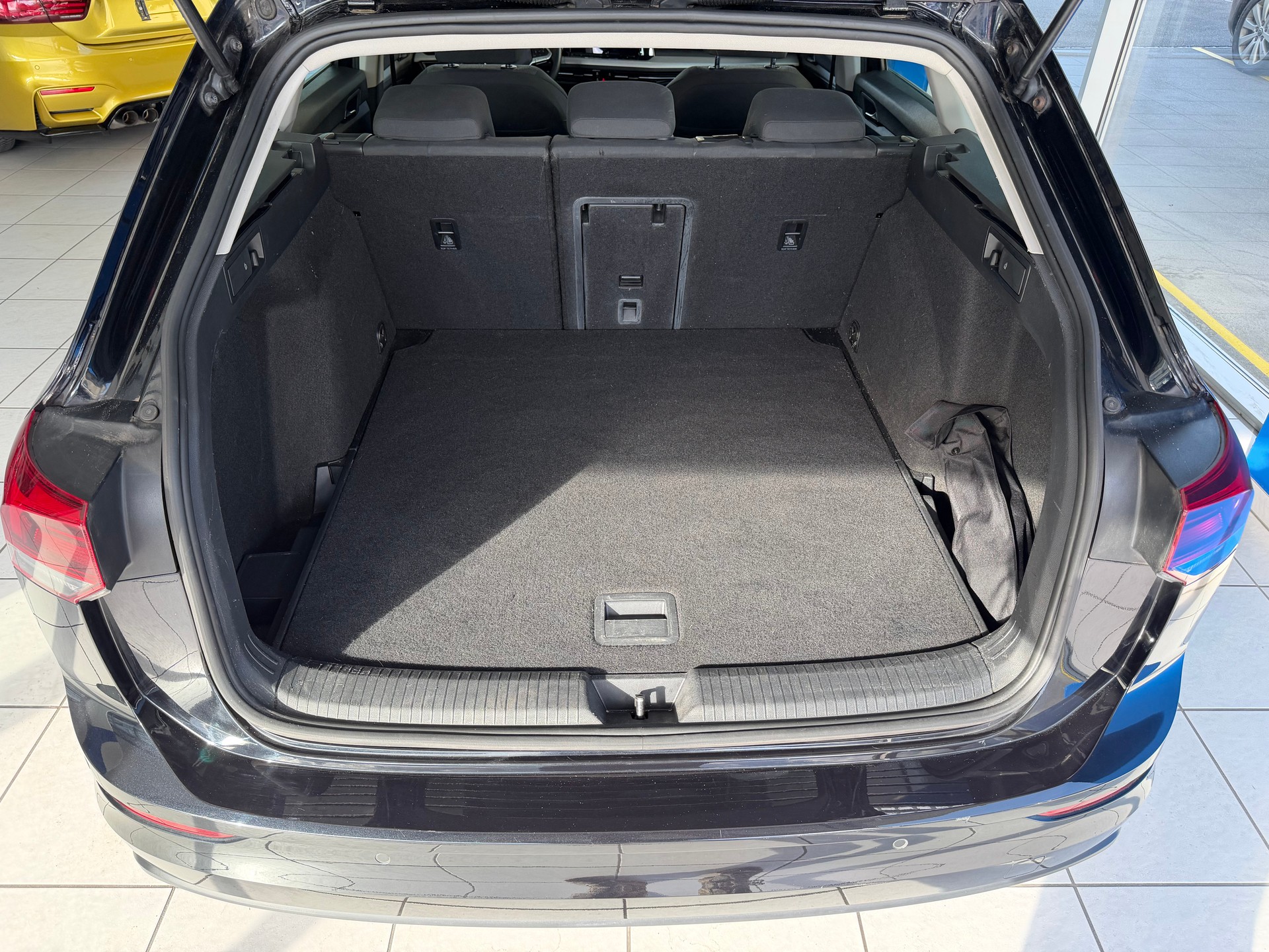 VW Golf Variant 1.5 TSI Life-image-9